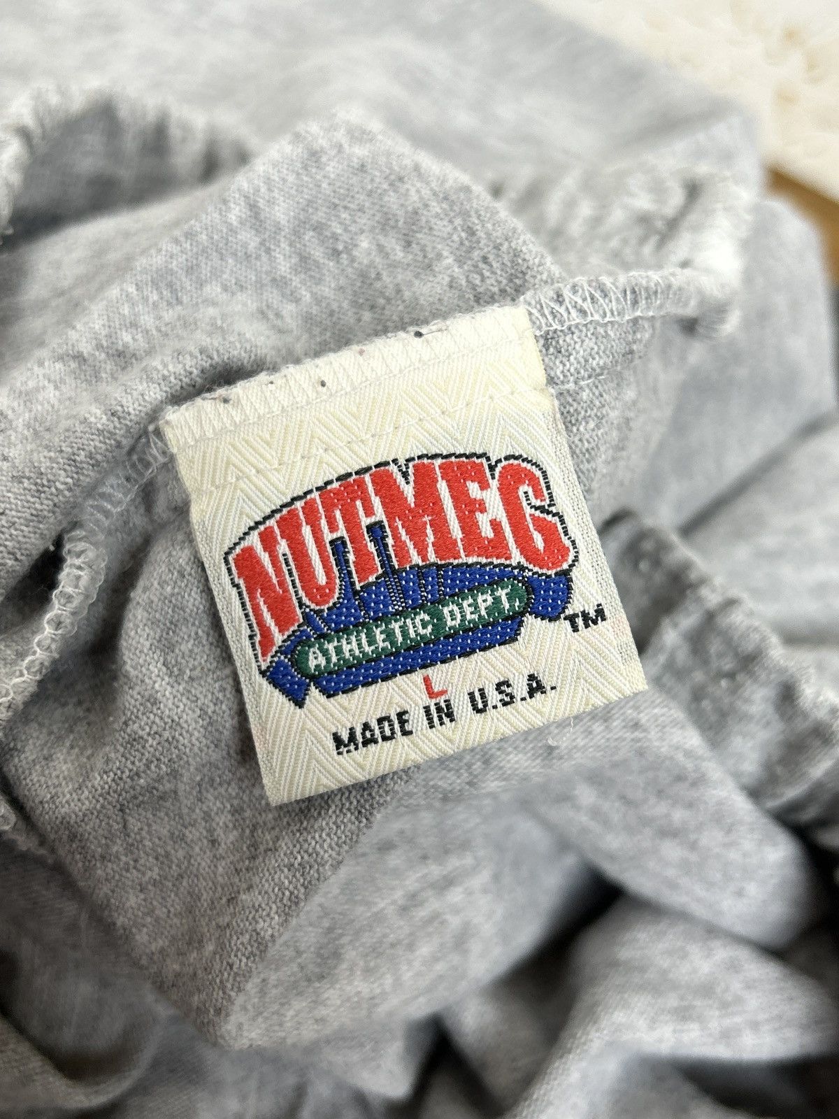 Nutmeg 90s Nutmeg 1990 MLB Don Mattingly #23 NY Yankees Shorts Size US 34 / EU 50 - 9 Thumbnail