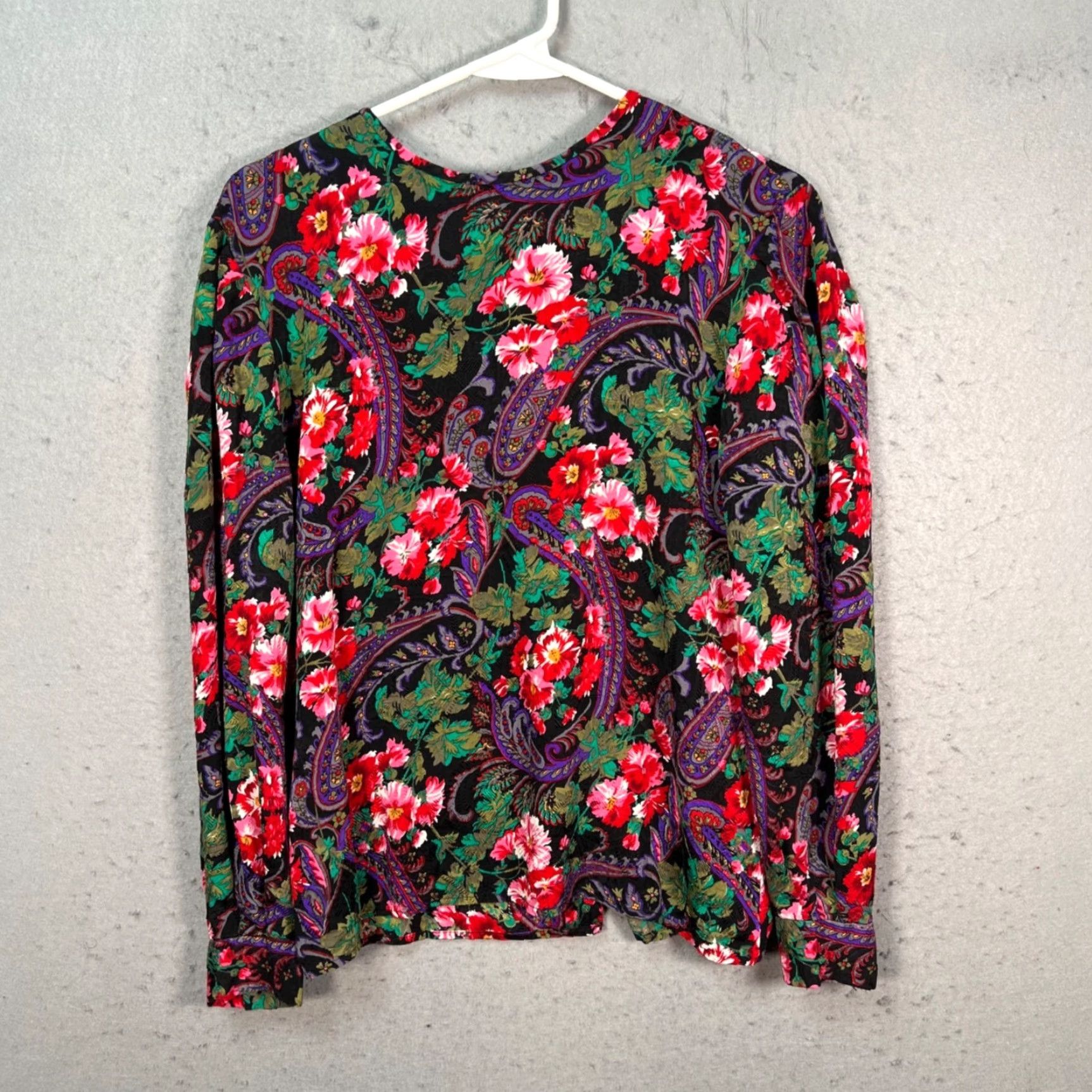 Vintage VINTAGE Richard Warren II Constance Saunders Floral & Paisley Blouse Womens S Black Long Sleeve Button Round Neck Shirt Dressy? Size S / US 4 / IT 40 - 2 Thumbnail