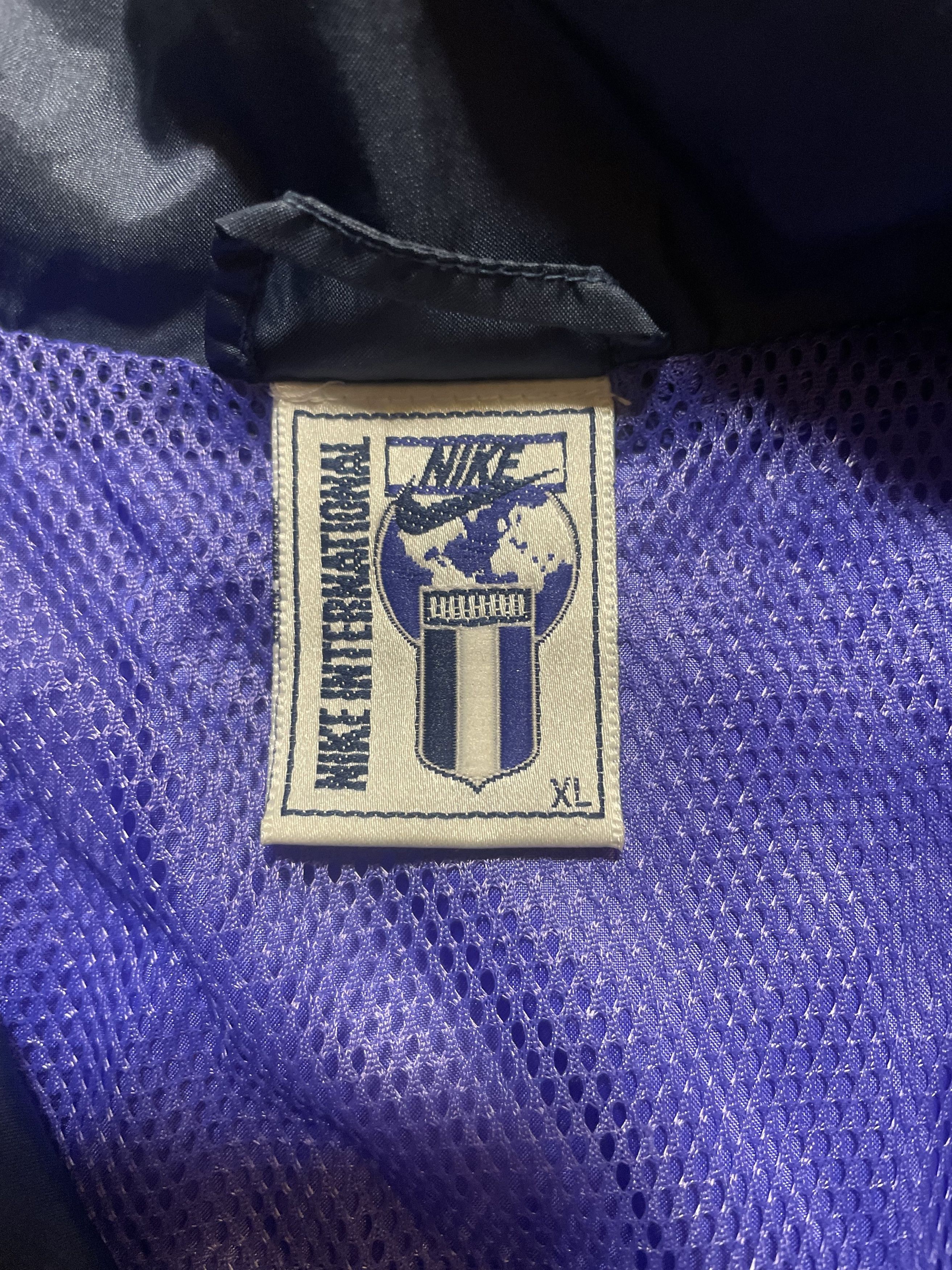 Nike Nike Vintage Windbreaker Purple Black White 90s Size US XL / EU 56 / 4 - 3 Thumbnail