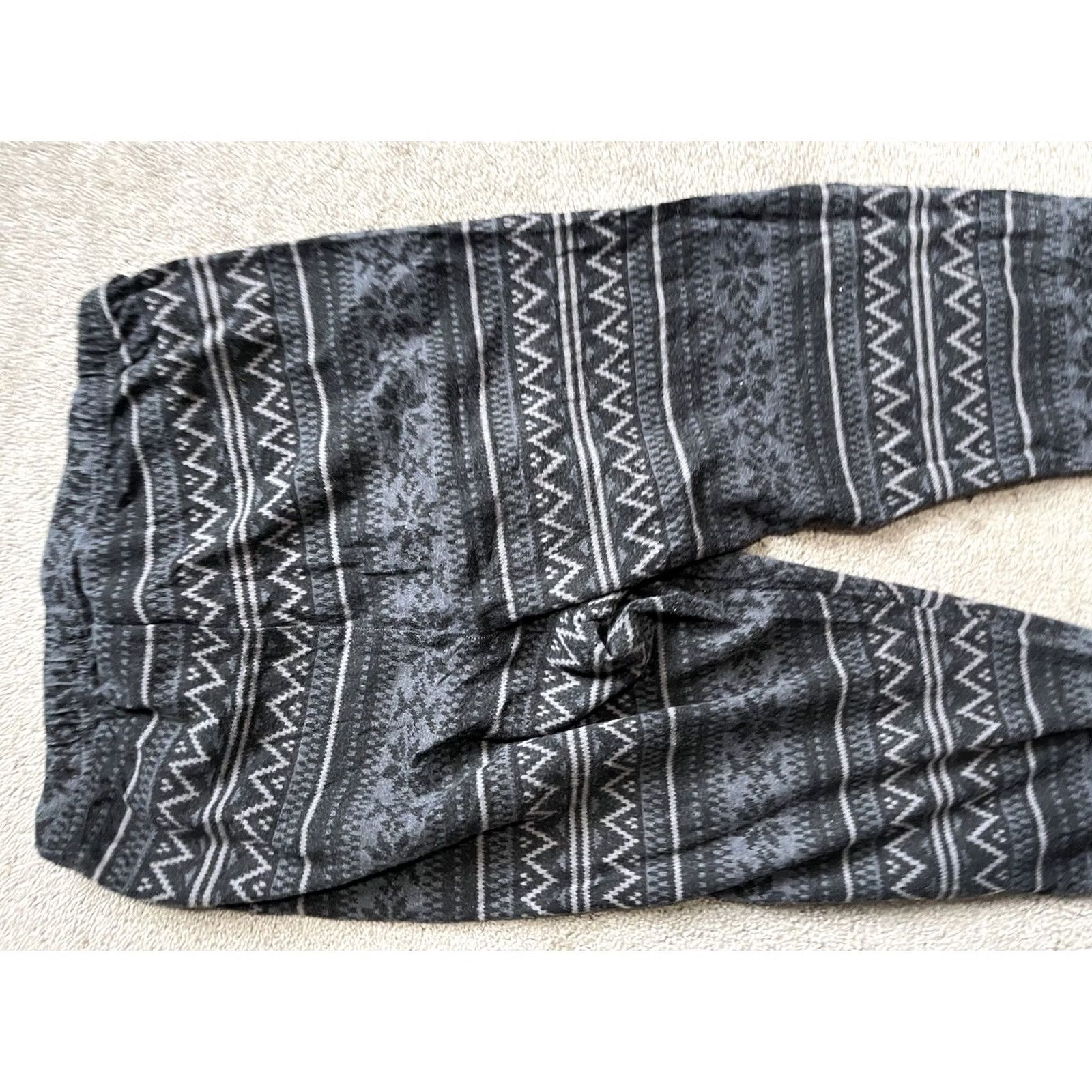 Old Navy Old Navy Leggings Women’s Size L Gray Black Aztec Print Jeans? Size 36" / US 14 / IT 50 - 4 Thumbnail