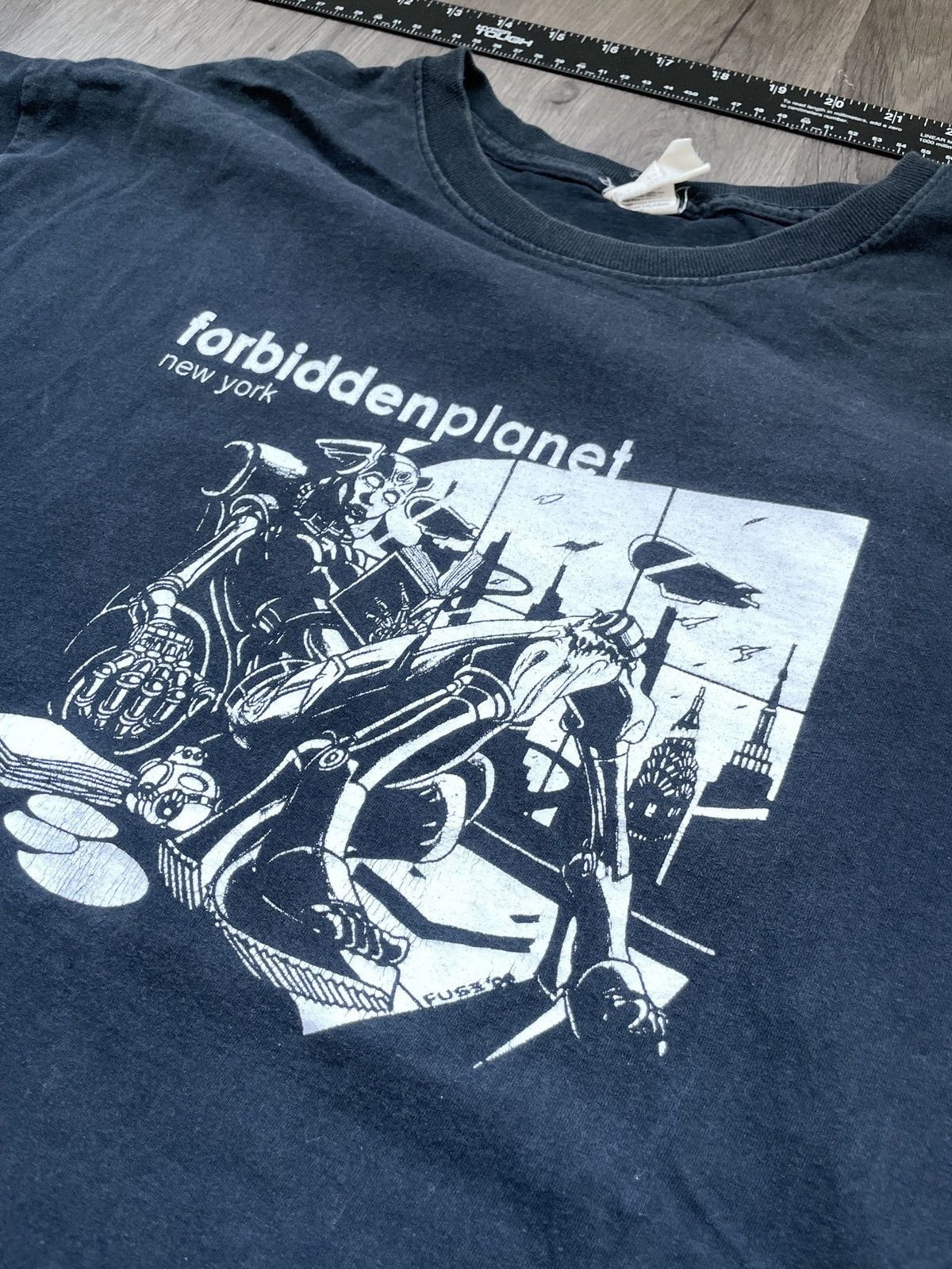 Vintage Y2K Gildan “Forbidden Planet New York” T-Shirt (Sz. XL) Size US XL / EU 56 / 4 - 2 Thumbnail