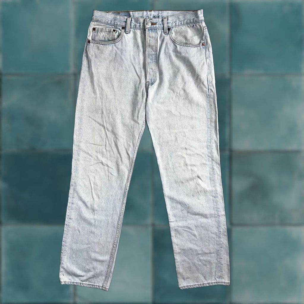 VINTAGE Levi's 501 Jeans Straight Mens 33x30 Blue Light Wash 90s USA Levis 501 Series Denim