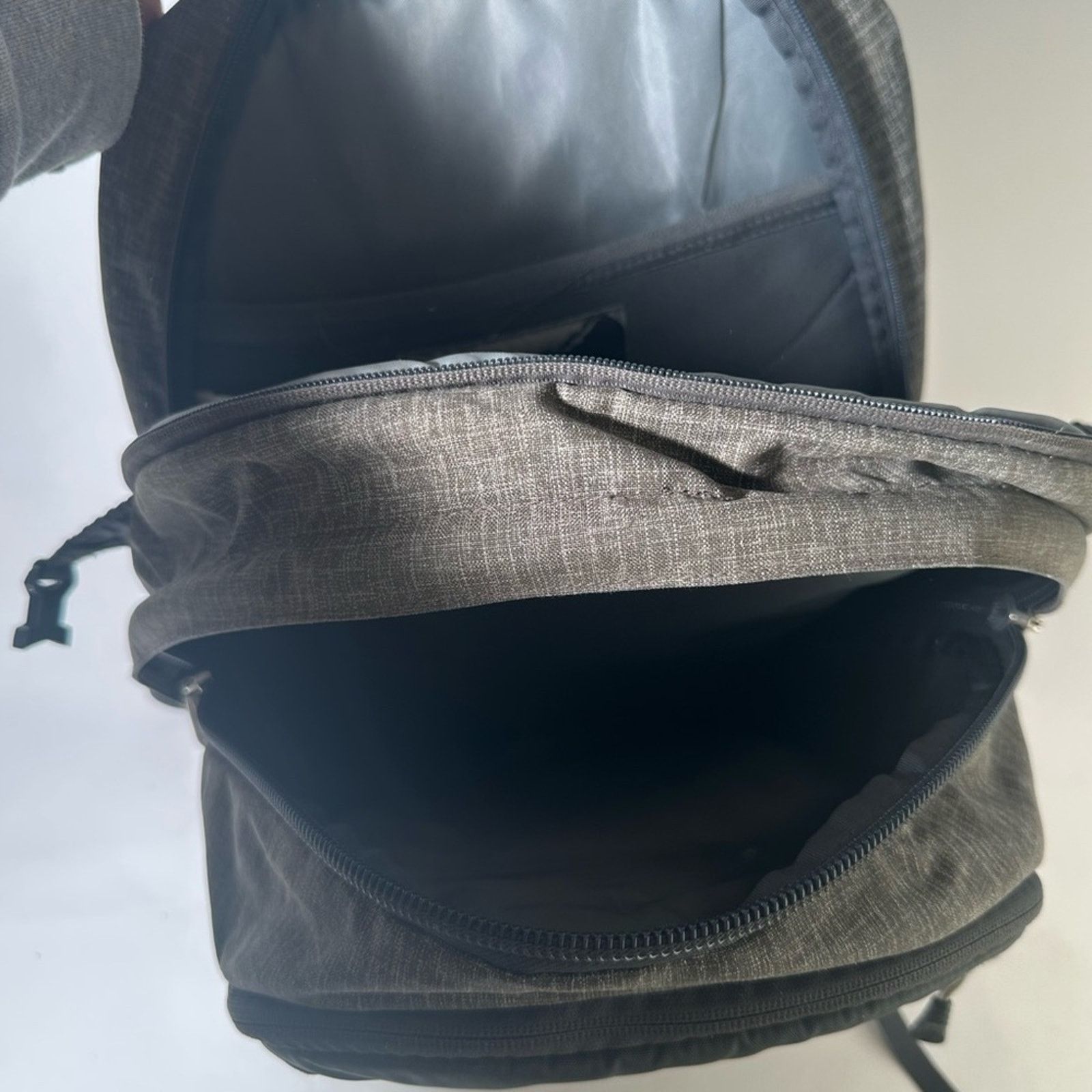 The North Face The North Face Black and Gray Backpack with Durable Design Size ONE SIZE - 2 Thumbnail