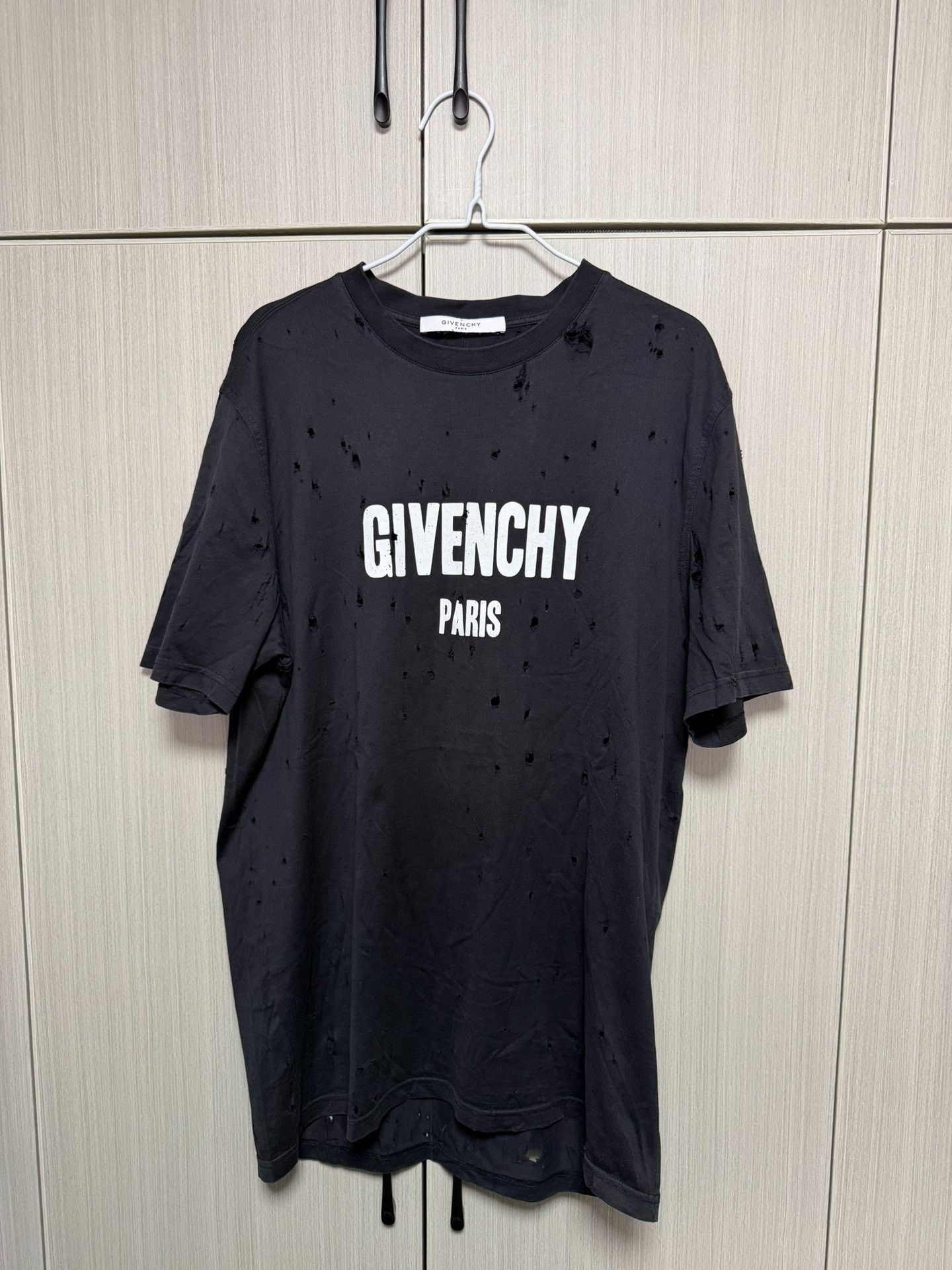 Givenchy Givenchy Distressed T-Shirt m Men Size US M / EU 48-50 / 2 - 1 Thumbnail