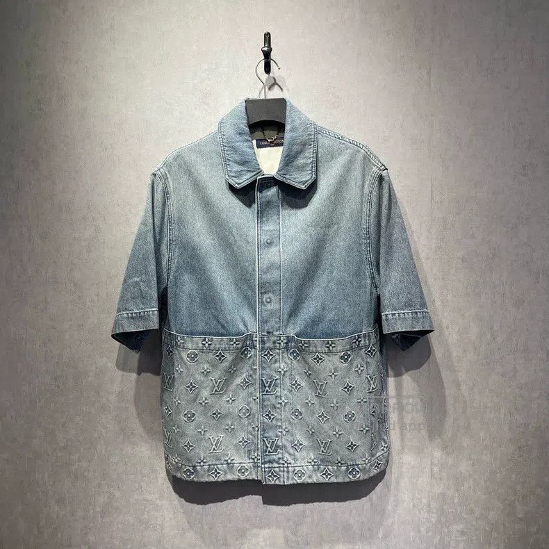 Louis Vuitton Louis Vuitton Blue logging denim short sleeve shirt Size US M / EU 48-50 / 2 - 1 Thumbnail