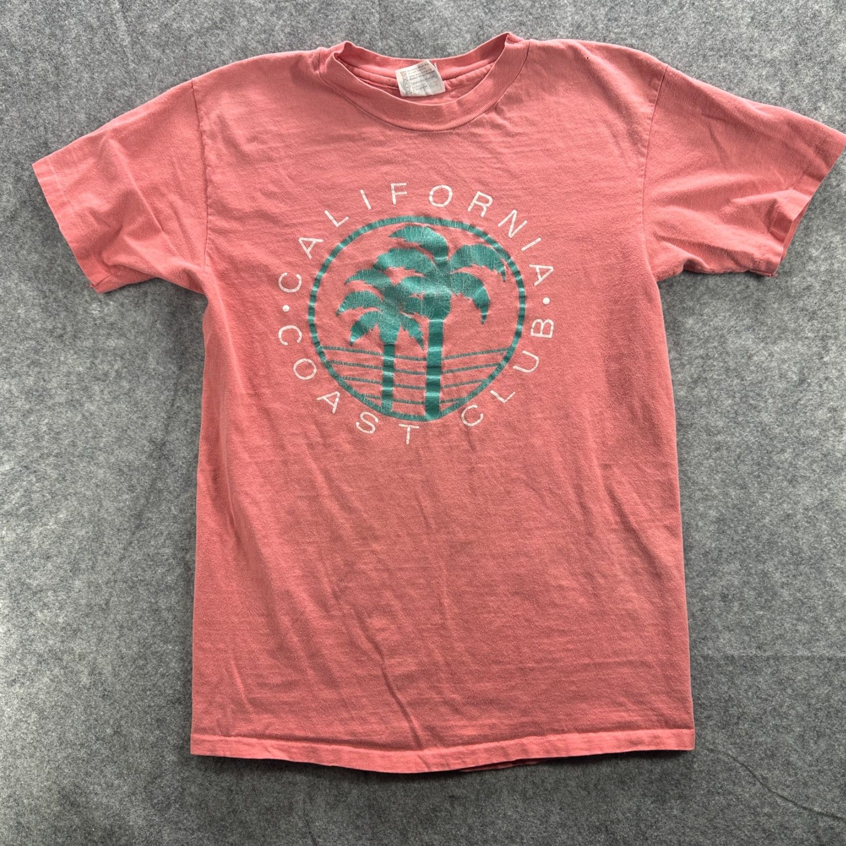 Hanes VINTAGE California Coast Club Shirt Mens Medium Pink Palm Trees Graphic 80s USA Size US M / EU 48-50 / 2 - 2 Thumbnail