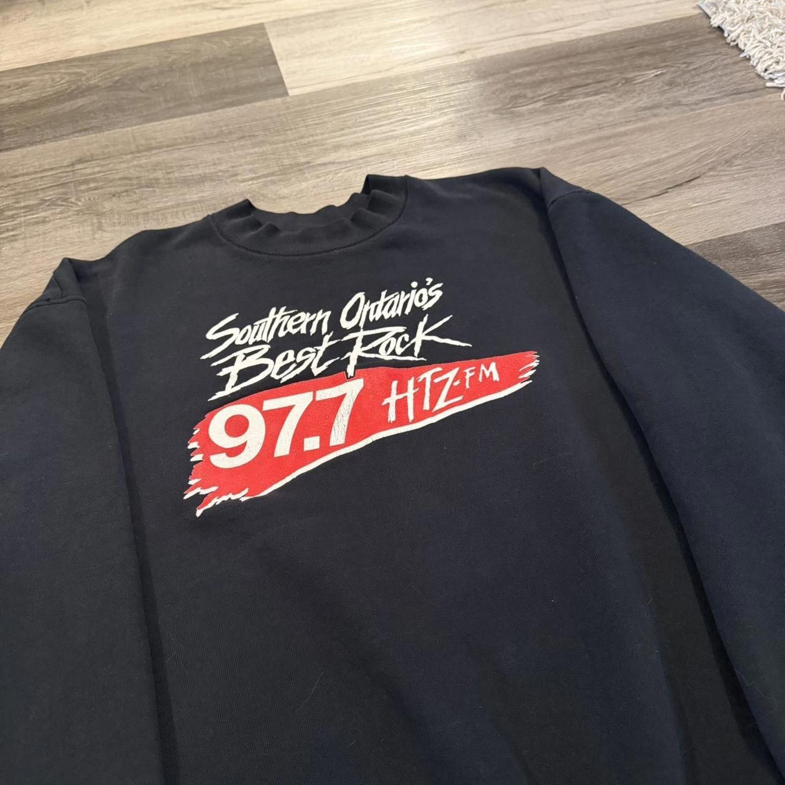 Fruit Of The Loom vintage 97.7 HTZ FM southern Ontario’s best rock sweatshirt Size US L / EU 52-54 / 3 - 1 Thumbnail