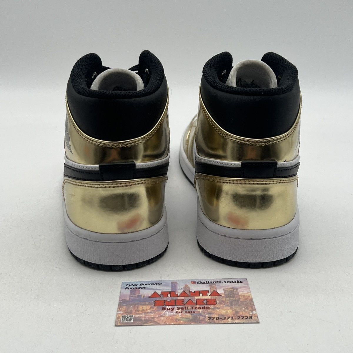 Nike Air Jordan 1 mid metallic gold Size US 10 / EU 43 - 3 Thumbnail