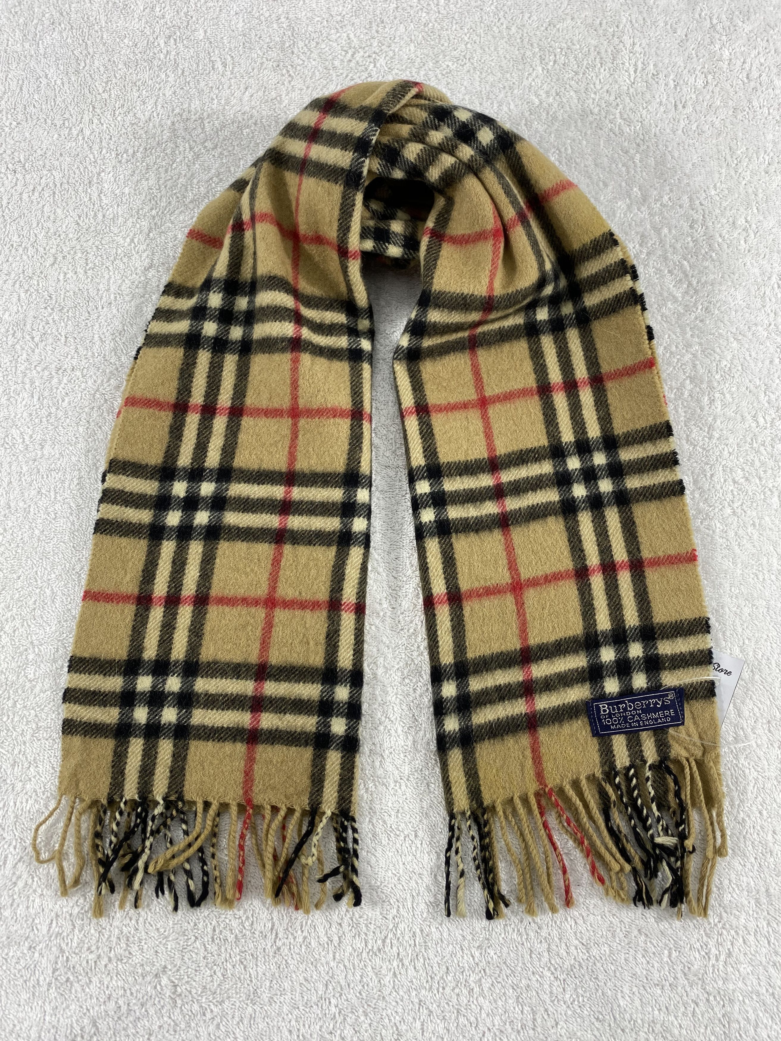 Vintage Burberry Scarf/Muffler/Neckwear MF697