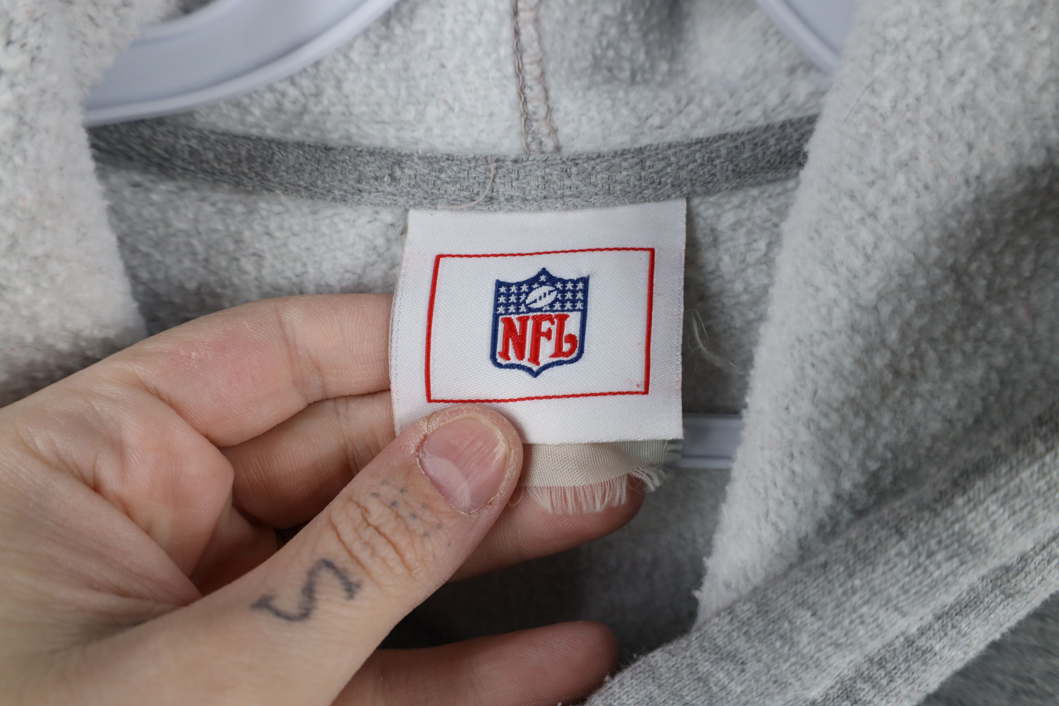 Vintage Vintage NFL Spell Out Cleveland Browns Football Hoodie Size US L / EU 52-54 / 3 - 4 Thumbnail