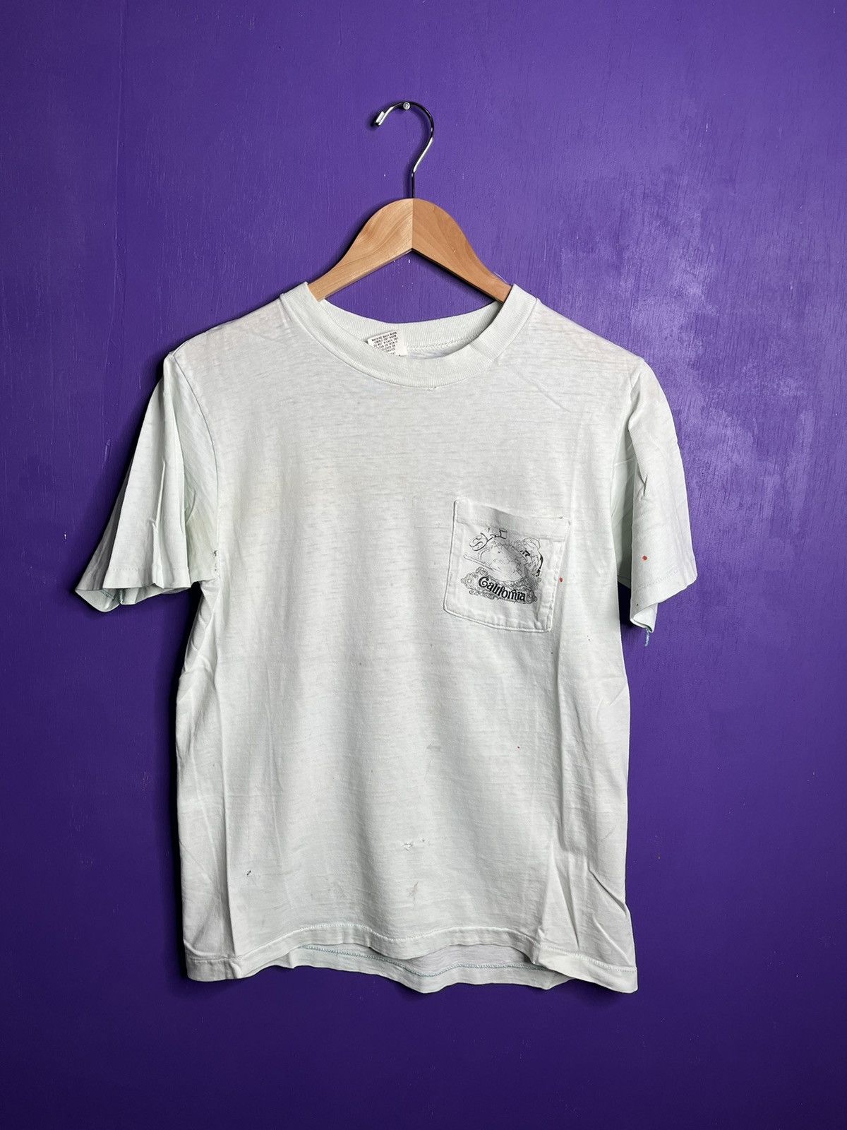 Vintage 70s California ski art style pocket tee