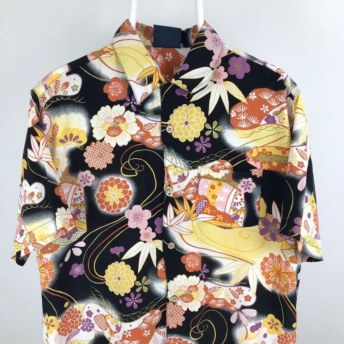 Japanese Brand (SY0193) RARE! SAKURA BLOSSOM FULLPRINT JAPAN HAWAII SHIRT Size US M / EU 48-50 / 2 - 3 Thumbnail