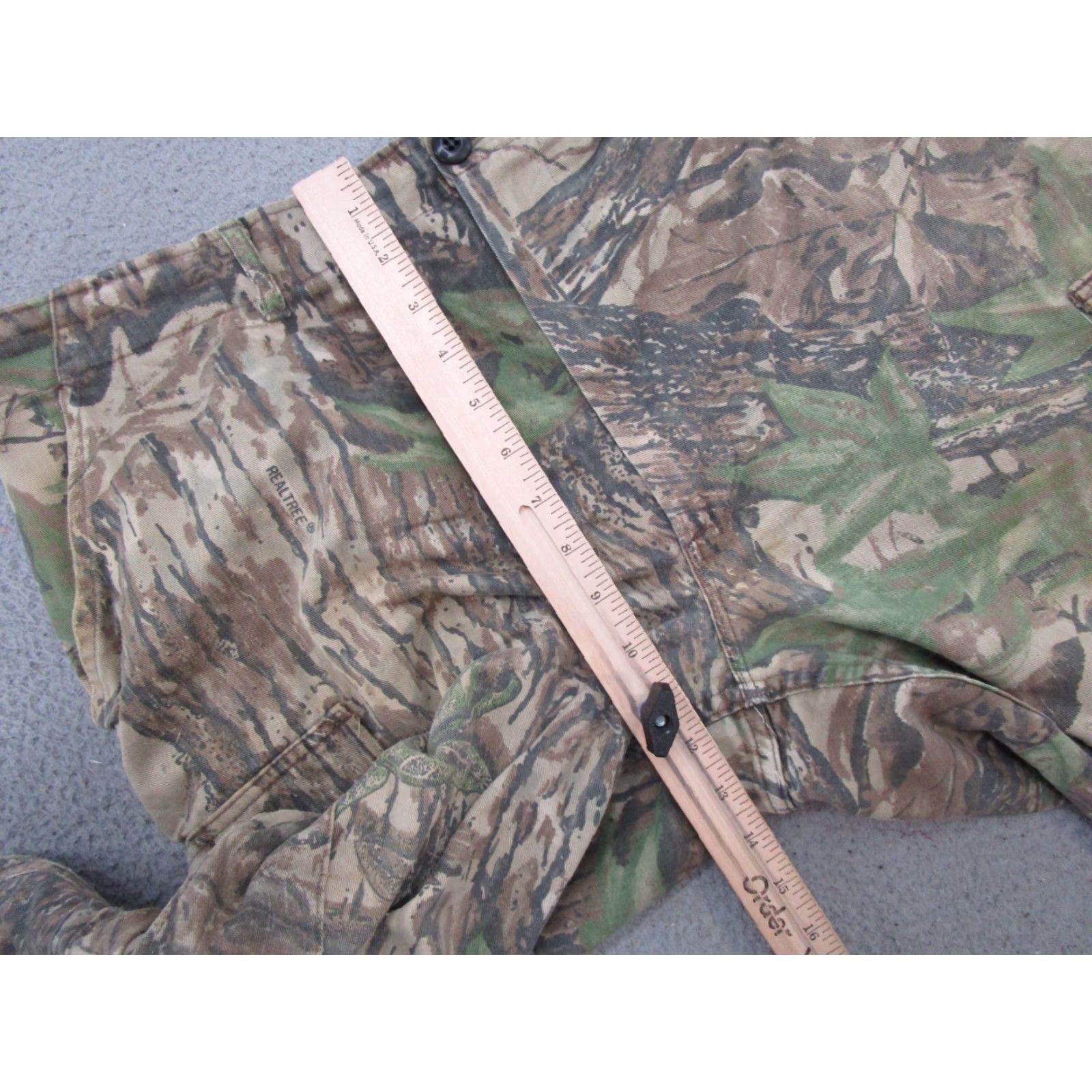 Realtree VTG Rattlers Brand Cargo Pants Mens L 40x30 Realtree Camo Hunting Double Knee Cargo Pocket Camouflage 90s Army Nature USA Hunting Mens Size US 33 - 7 Thumbnail