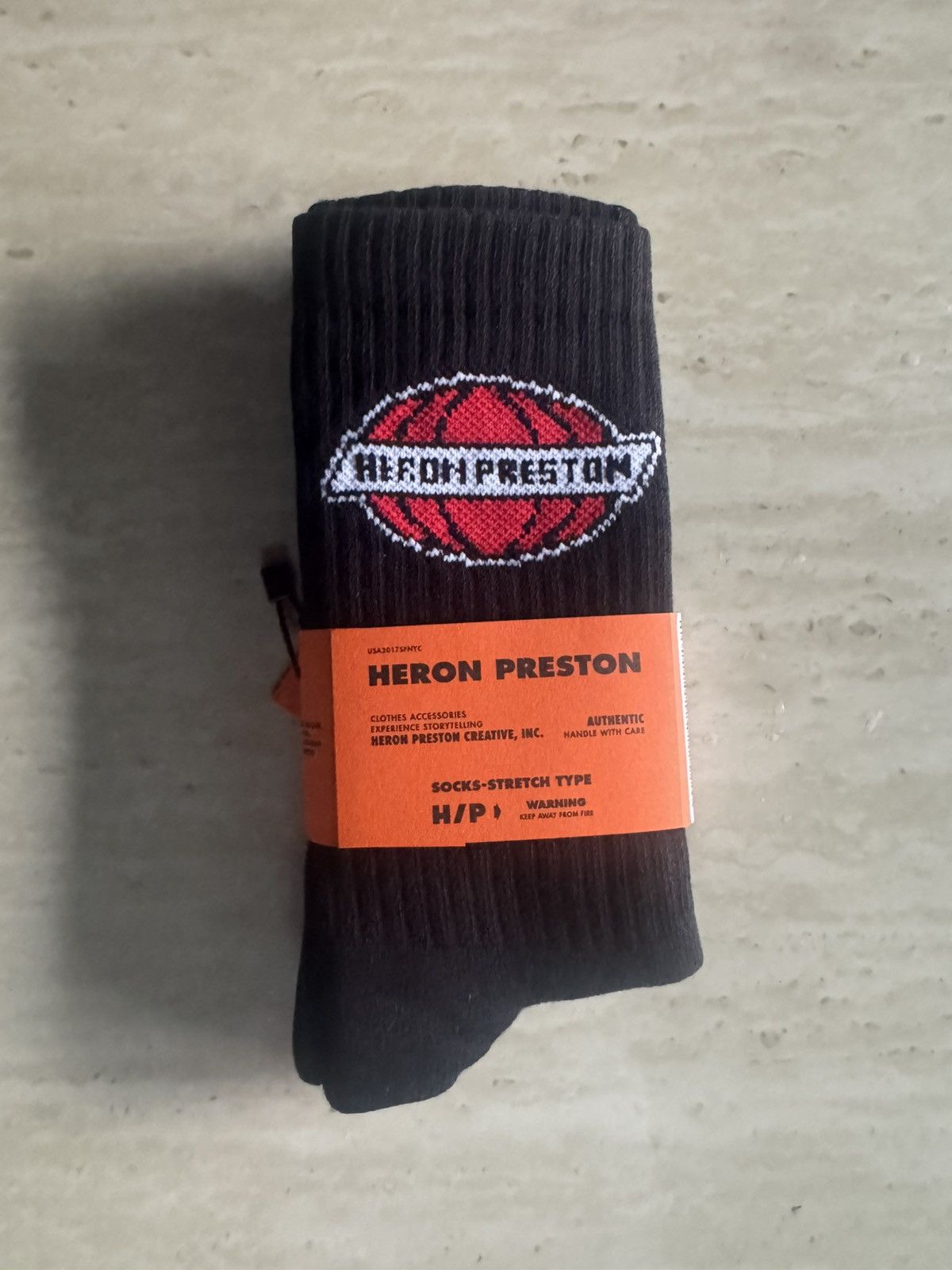 Heron Preston Heron Preston Globe Logo Crew Socks in Black (MEDIUM) Size ONE SIZE - 1 Thumbnail