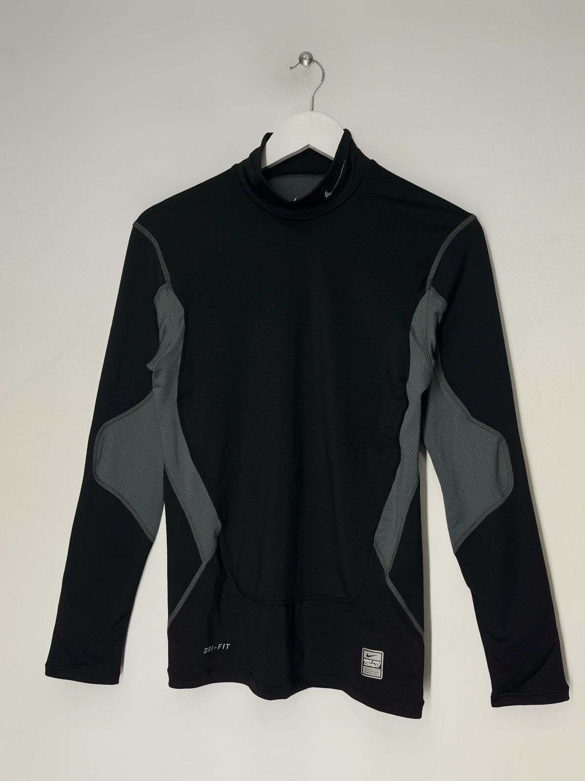 Nike Nike Pro Combat Long Sleeve Shirt Size US M / EU 48-50 / 2 - 1 Thumbnail