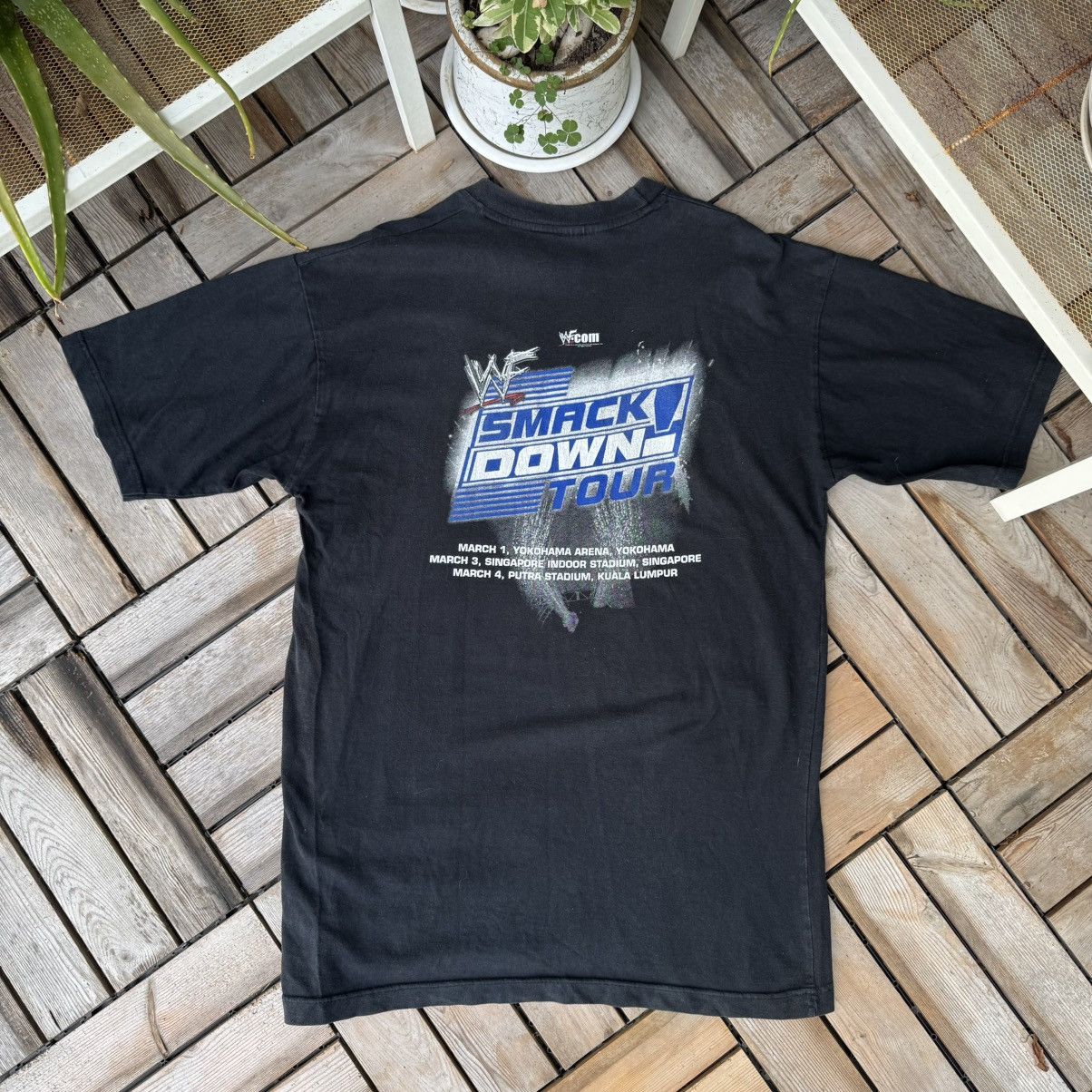 WWE Vintage Y2K WWF Smackdown Tour The Rock XL T-shirt Size US XL / EU 56 / 4 - 4 Thumbnail