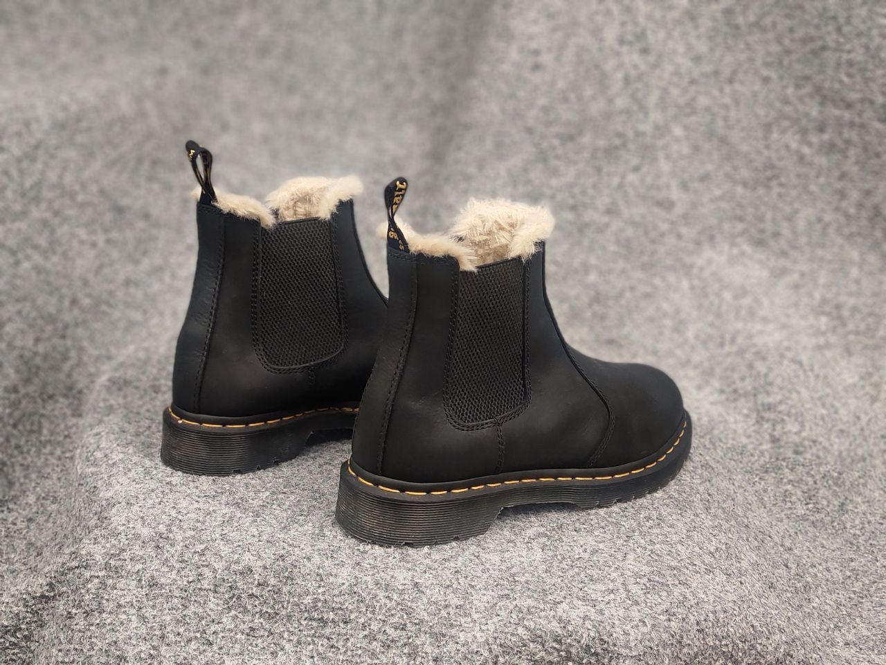 Dr. Martens Dr.Martens 2976 Leonore Leather Fur Lined Chelsea boots Size US 11 / IT 41 - 11 Thumbnail
