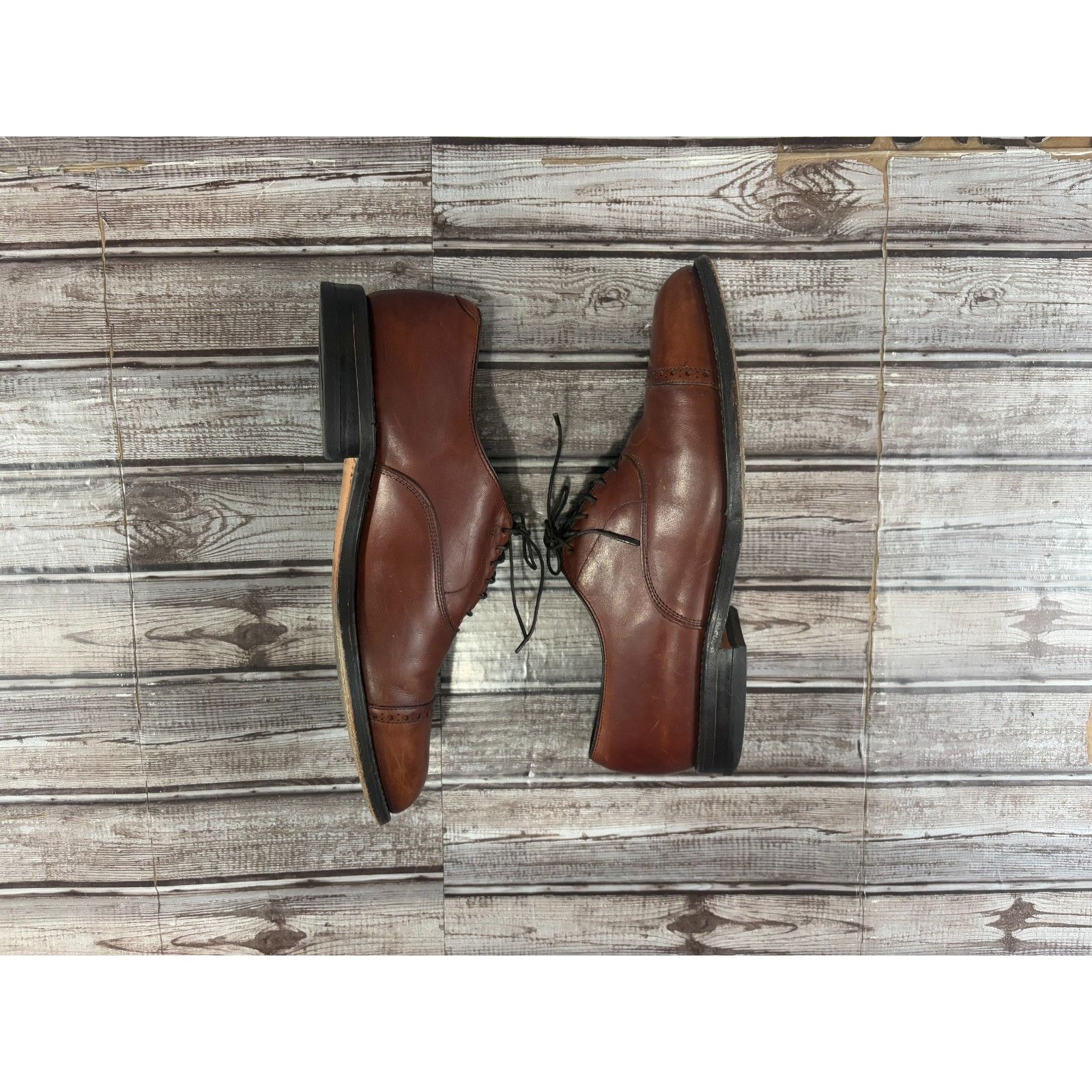 Allen Edmonds Allen Edmonds Byron Leather Cap Toe Oxford Dress Shoes Size Size US 9.5 / EU 42-43 - 5 Thumbnail