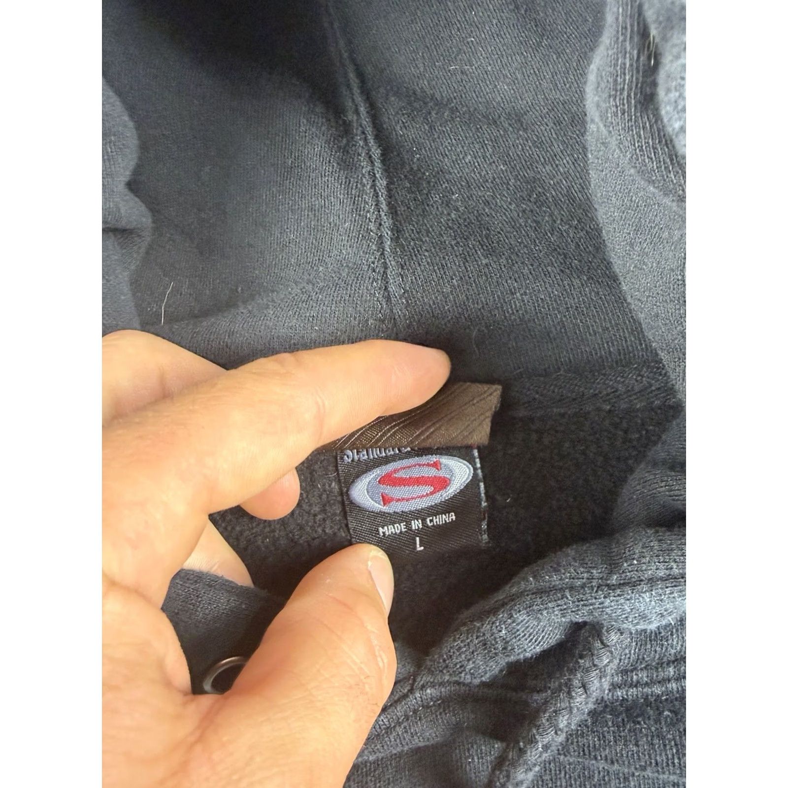 Vintage VINTAGE Pink Floyd Sweatshirt Mens Large Black Pullover Hoodie Dark Side Of Moon Size US L / EU 52-54 / 3 - 5 Thumbnail