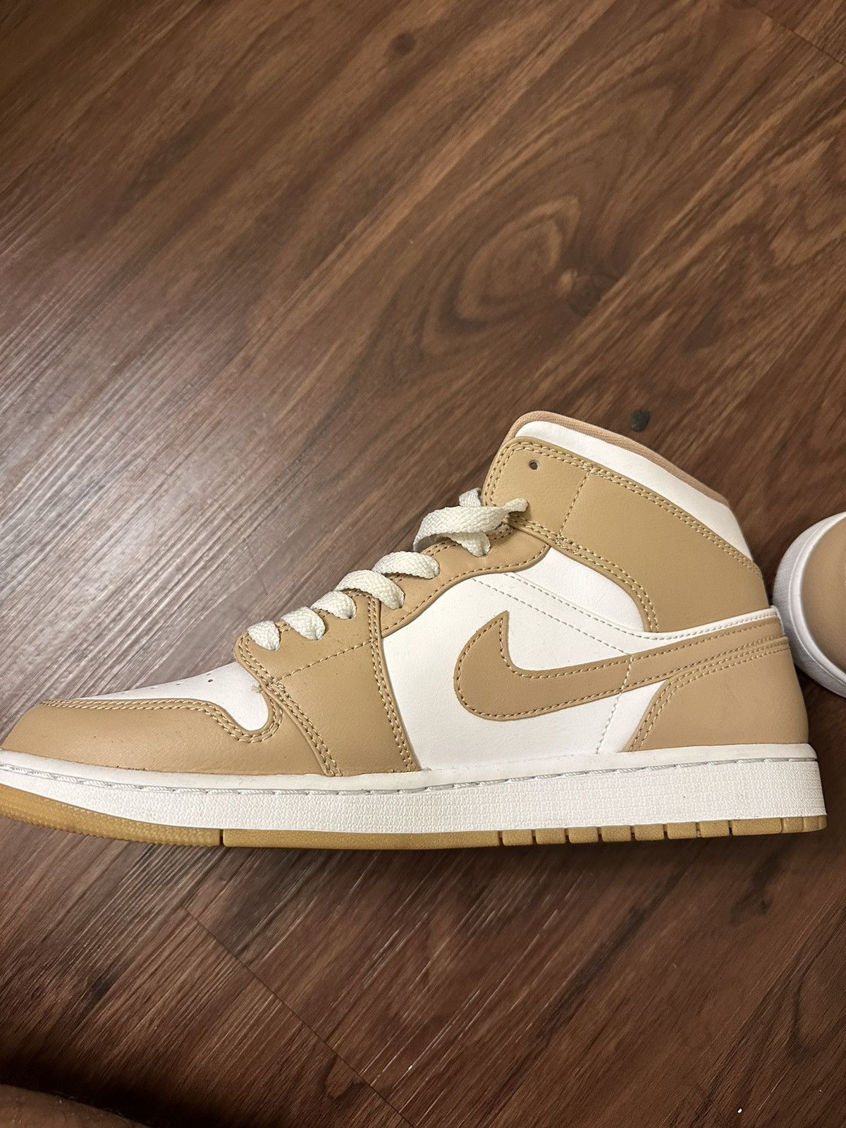 Jordan Brand Jordan 1 Tan Gum Size US 10 / EU 43 - 2 Thumbnail