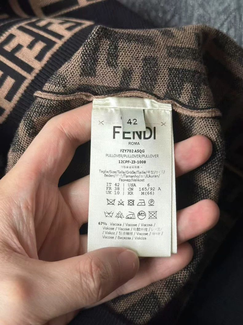 Fendi Fendi Short Sleeve Knit Top with Logo Size US M / EU 48-50 / 2 - 3 Thumbnail