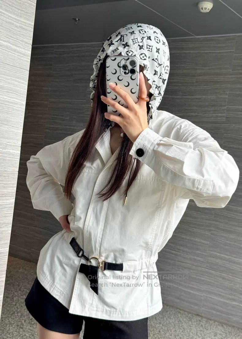 Louis Vuitton Louis Vuitton White hooded jacket Size XXS / US 00 / IT 34 - 4 Thumbnail
