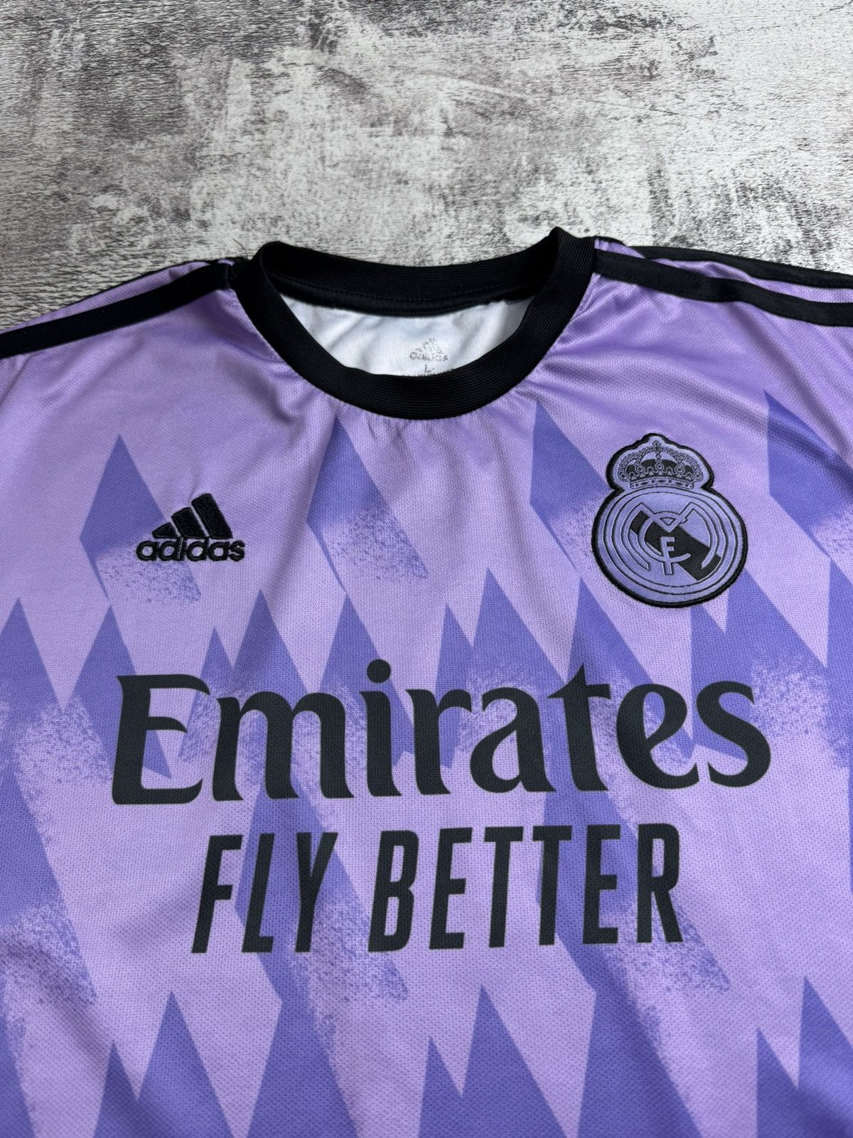 Vintage Real Madrid 2022 2023 Karim Benzema #9 Football Shirt Soccer Jersey T Shirt Tee Size US L / EU 52-54 / 3 - 7 Thumbnail