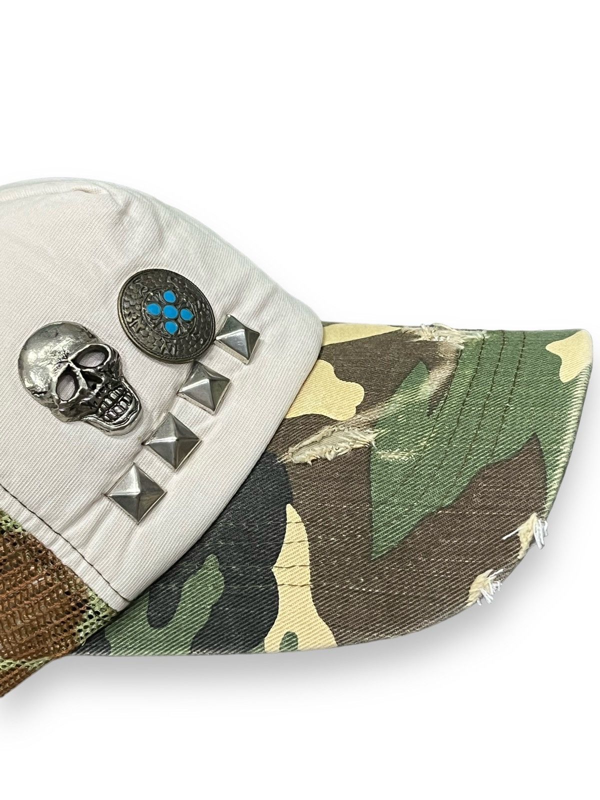 Vintage 🔥Vtg Studded Skull Distressed Army Camouflage Trucker Hat Size ONE SIZE - 5 Thumbnail