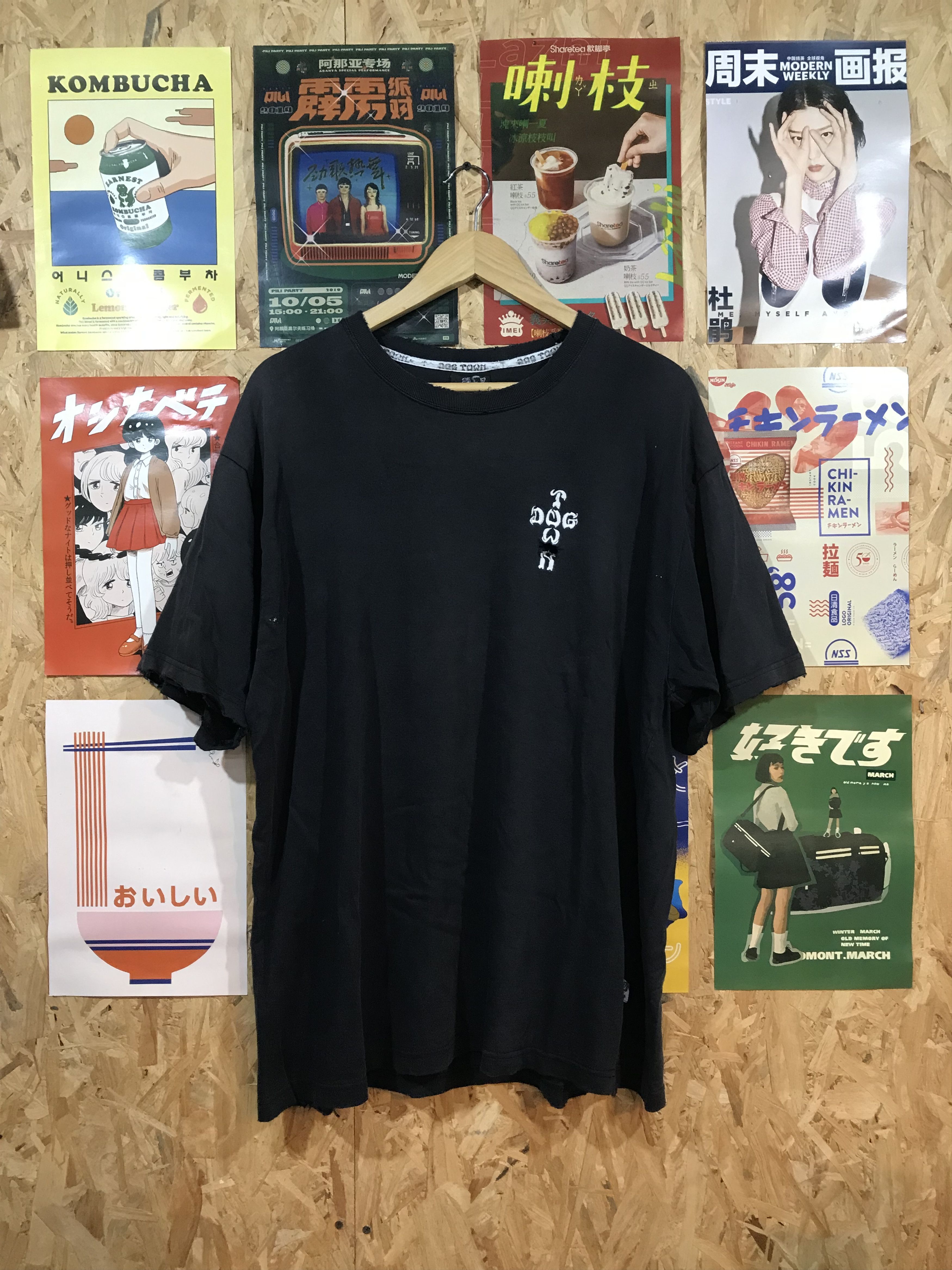 Dogtown × Santa Cruz Skateboards × Vintage Dogtown Sunfaded Distressed Tee Shirt Size US XL / EU 56 / 4 - 1 Thumbnail