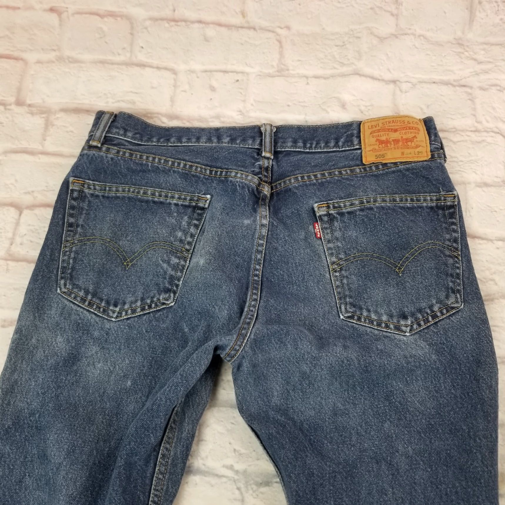 Denime VINTAGE Levi Strauss & CO. 505 Jeans Denim Blue 34W 28L Tapered Distressed Mens Regular 5-Pocket Zip Rise Mid Inseam 28in Size US 34 / EU 50 - 5 Thumbnail