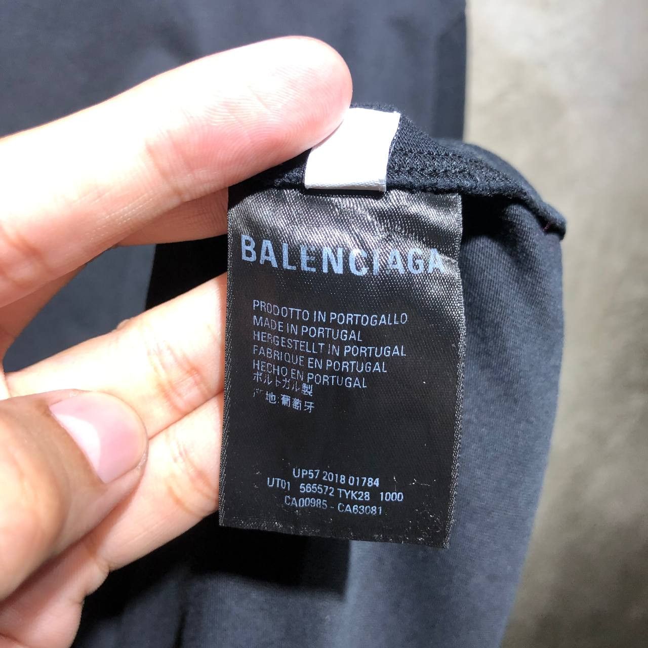 Balenciaga Balenciaga spell out small logo tee Size US L / EU 52-54 / 3 - 11 Thumbnail