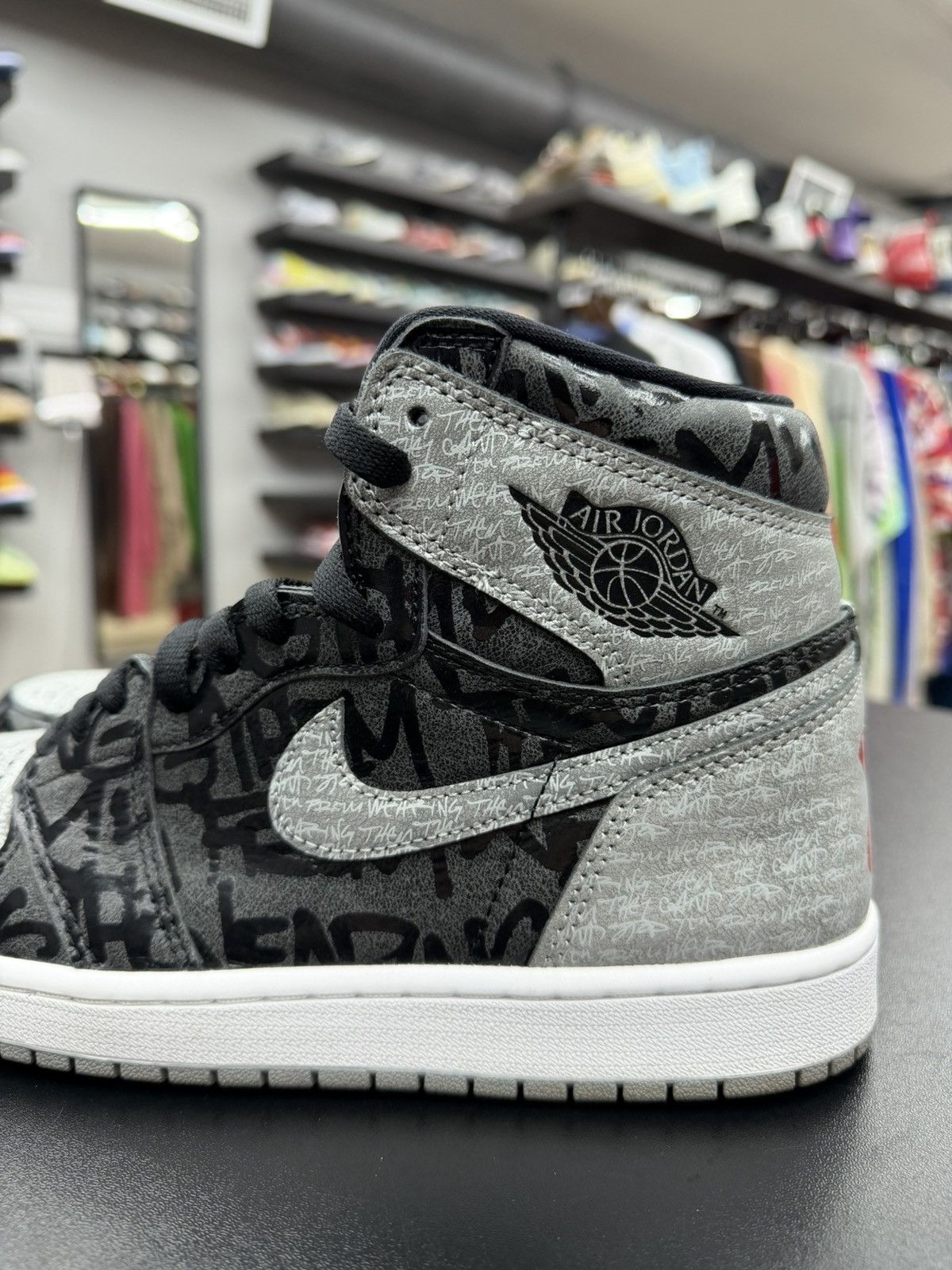 Jordan Brand Size 9 - Jordan 1 Retro High OG Rebellionair Size US 9 / EU 42 - 5 Thumbnail