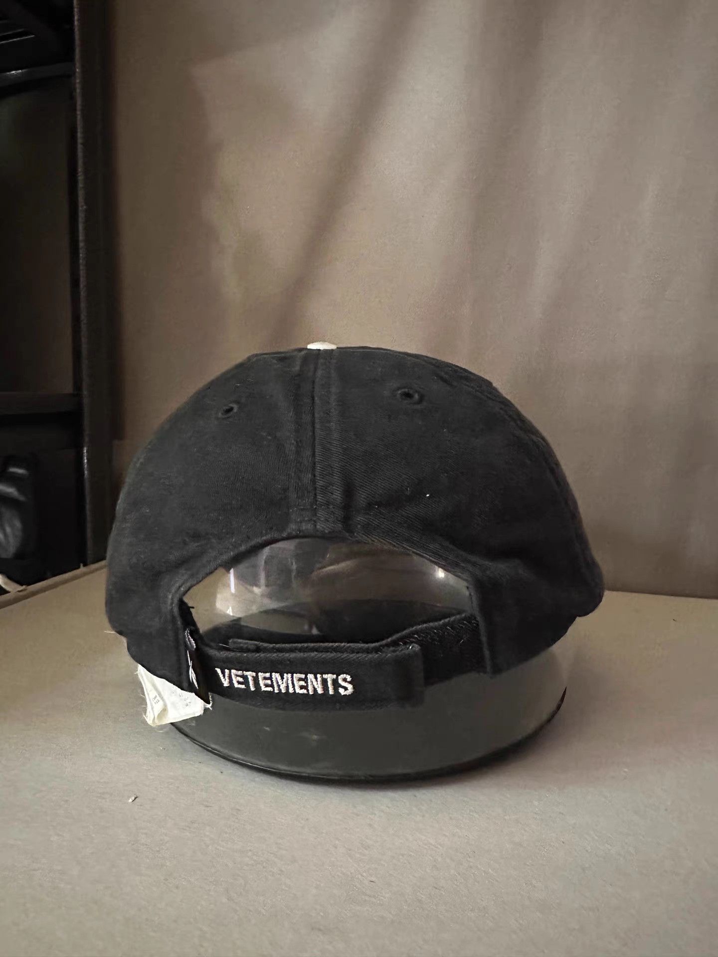Vetements Vetements Anti-War Logo Baseball Cap Size ONE SIZE - 2 Thumbnail
