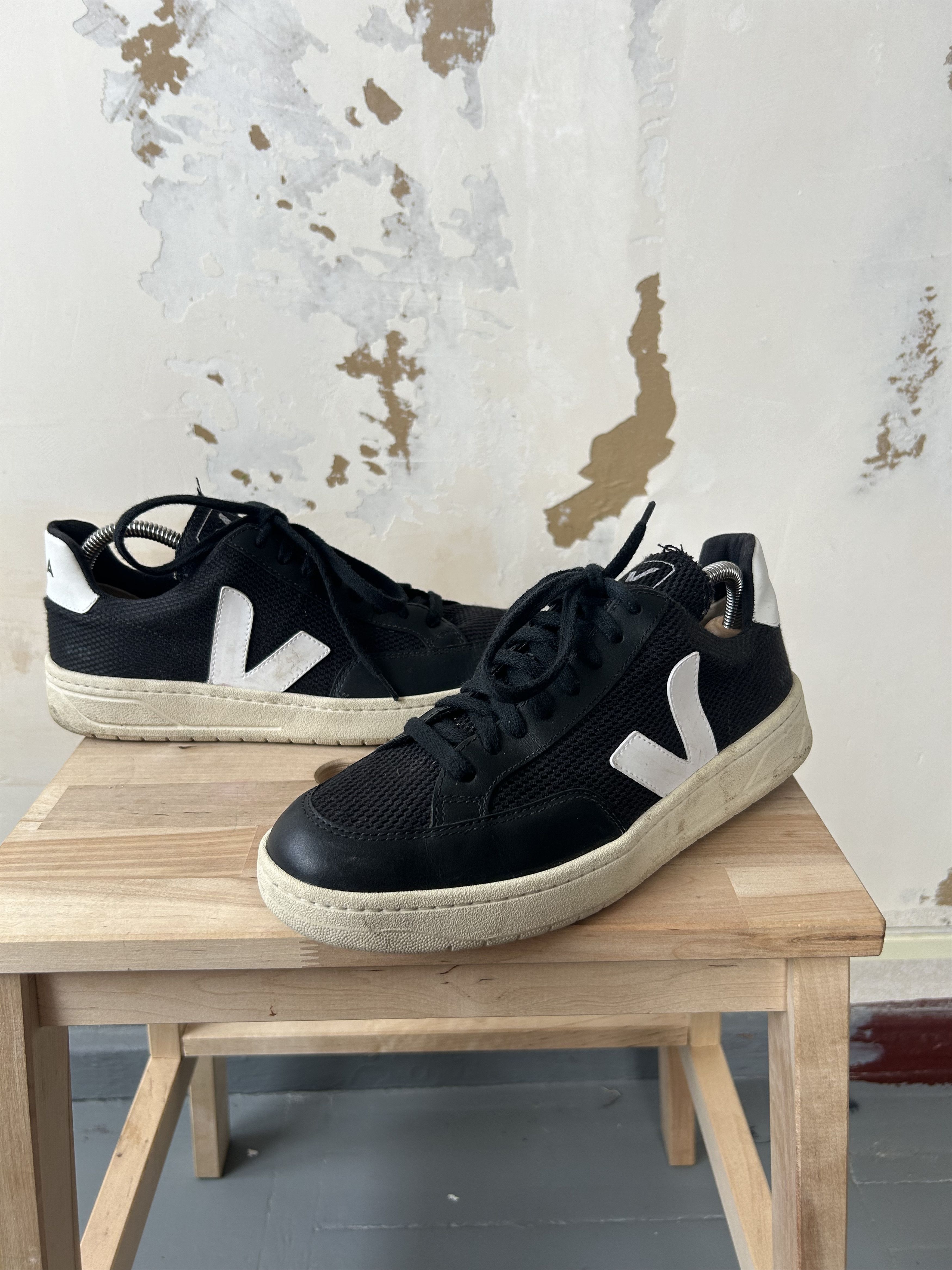 Veja VEJA Leather Sneakers US 8 Size US 8 / EU 41 - 2 Thumbnail