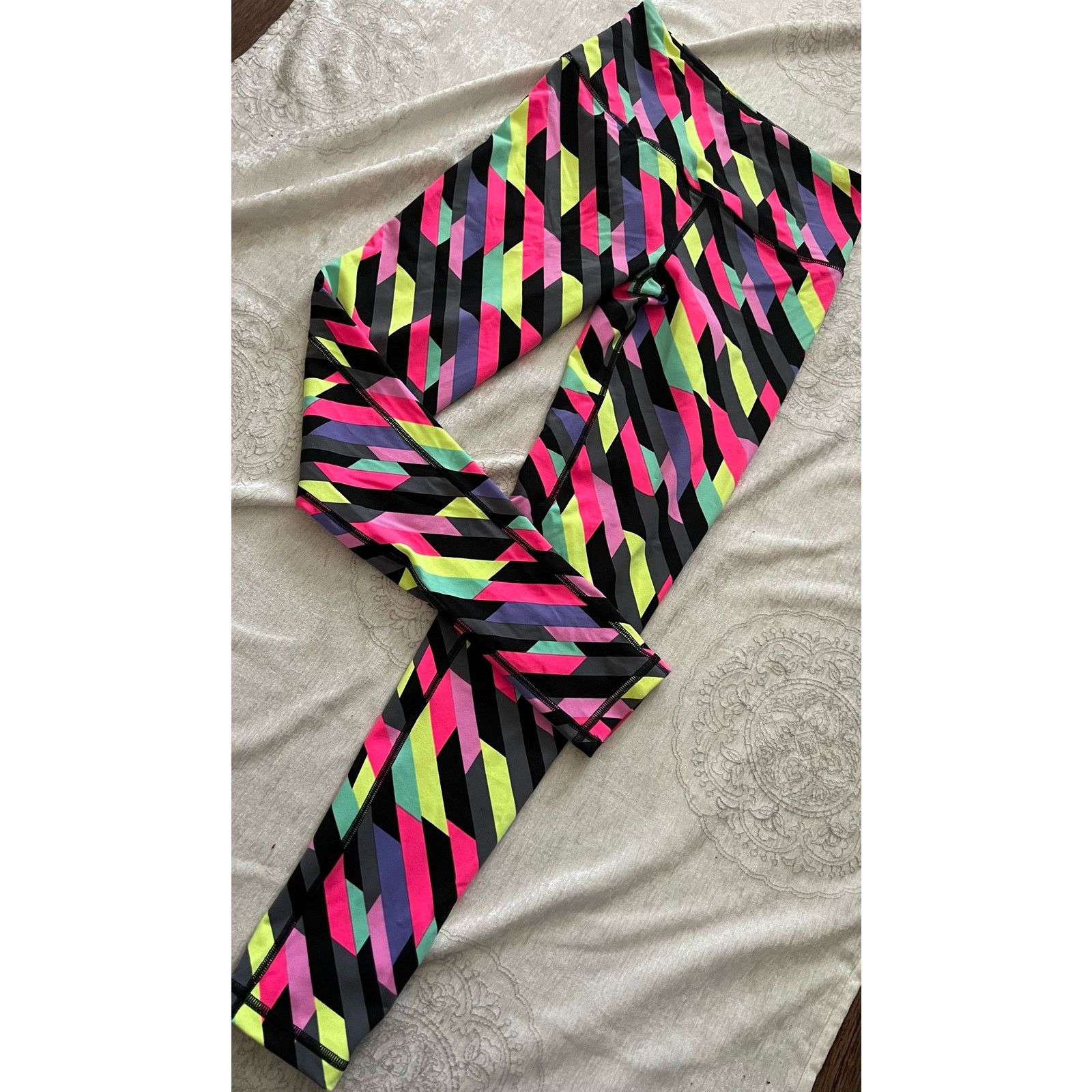 Victoria's Secret Victoria’s Secret VSX Sport Multi Colored Active Legging S Size 25" / US 0 / IT 36 - 1 Thumbnail