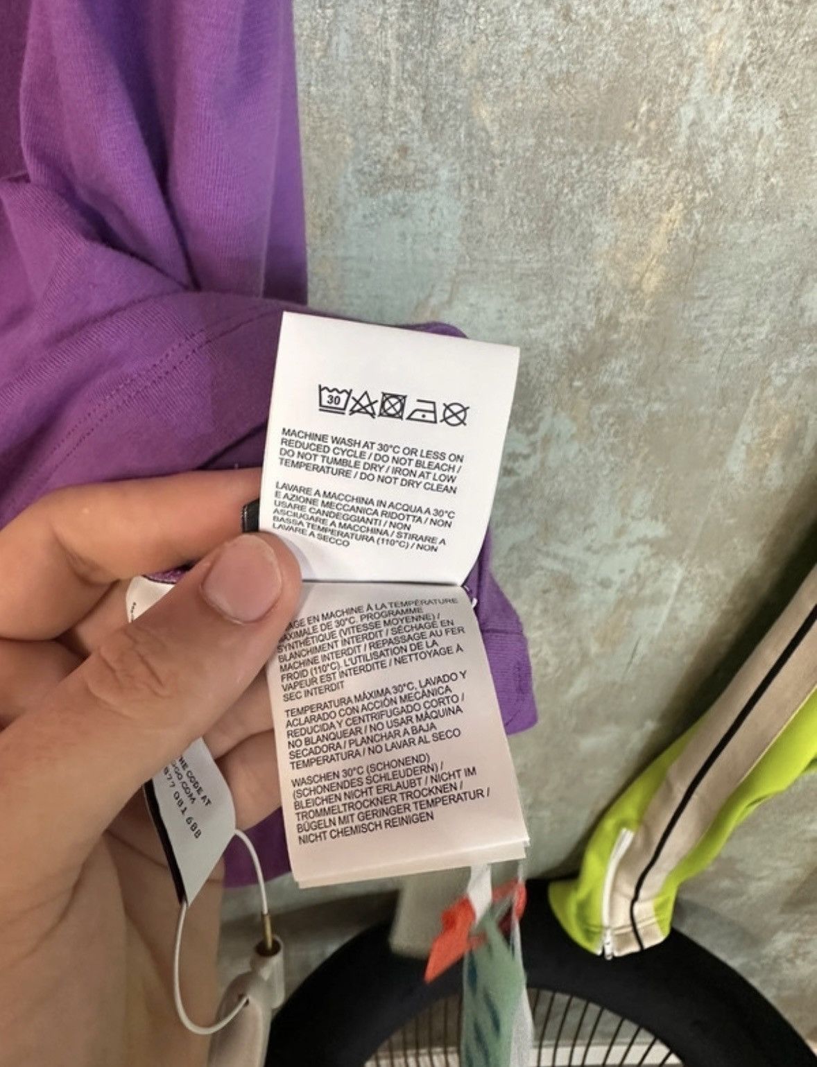 Off-White Purple/White Off-White Hands Tee (M) Size US M / EU 48-50 / 2 - 6 Thumbnail