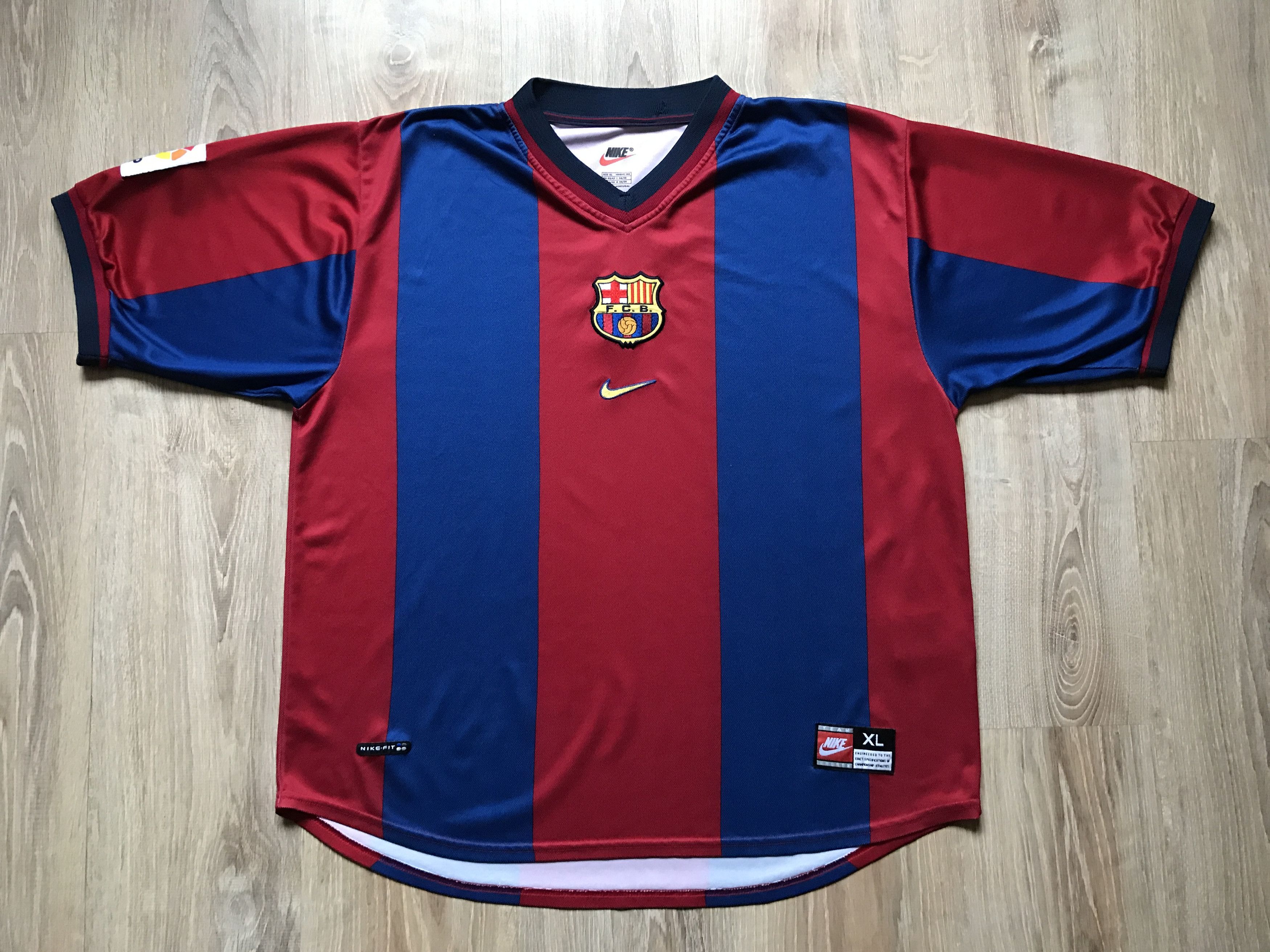 Nike Vintage Nike Barcelona Home Shirt 1998-1999 Size US XL / EU 56 / 4 - 1 Thumbnail