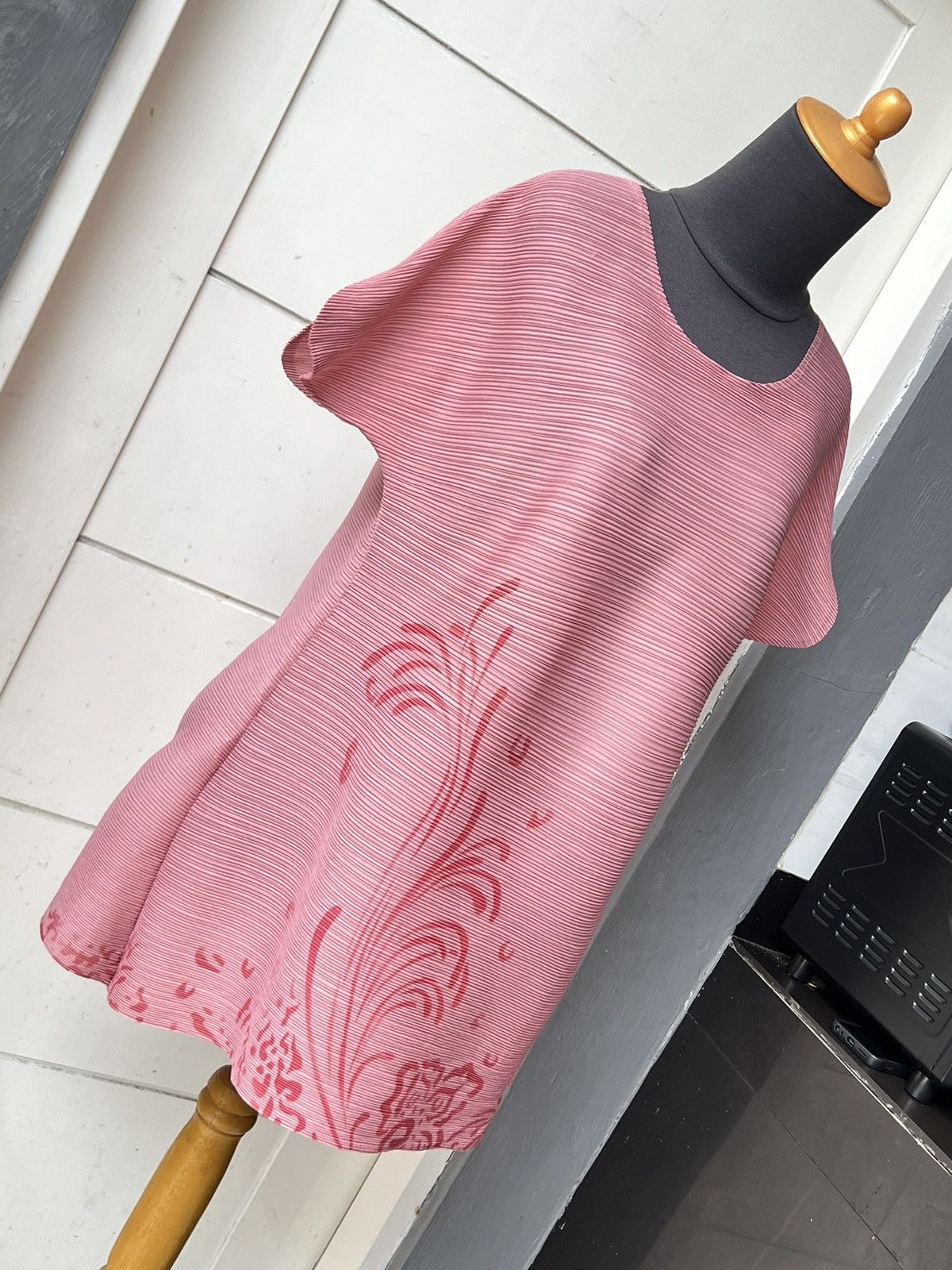 Japanese Brand Japanese Brand Pleats Pink Dress Size M / US 6-8 / IT 42-44 - 12 Thumbnail