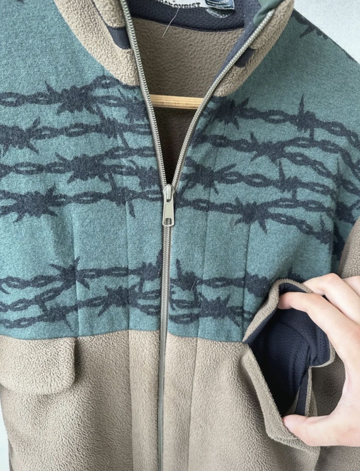 Undercover UNDERCOVER 1996 BARBED WIRE FLEECE Size US M / EU 48-50 / 2 - 4 Thumbnail