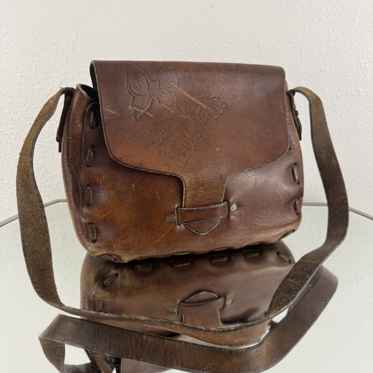 Other Vintage 90s Brown Tooled Leather Flower Butterfly Saddle Bag Size ONE SIZE - 1 Thumbnail