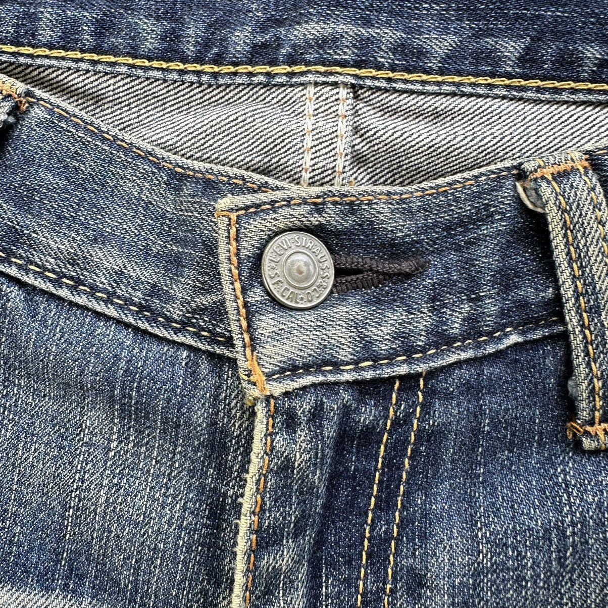Japanese Brand Vintage Levi’s 702 Distressed Faded Denim Jean Pant W31 Size US 31 - 4 Thumbnail