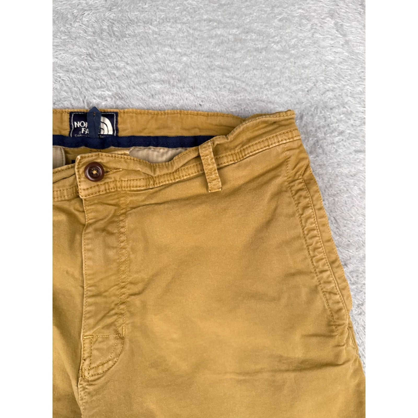 The North Face VINTAGE The North Face Shorts Men 32 Yellow Cotton Twill Chino Hiking Camp 31x9 Mens Regular 32 Yellow Small spots front/back Size US 32 / EU 48 - 5 Thumbnail