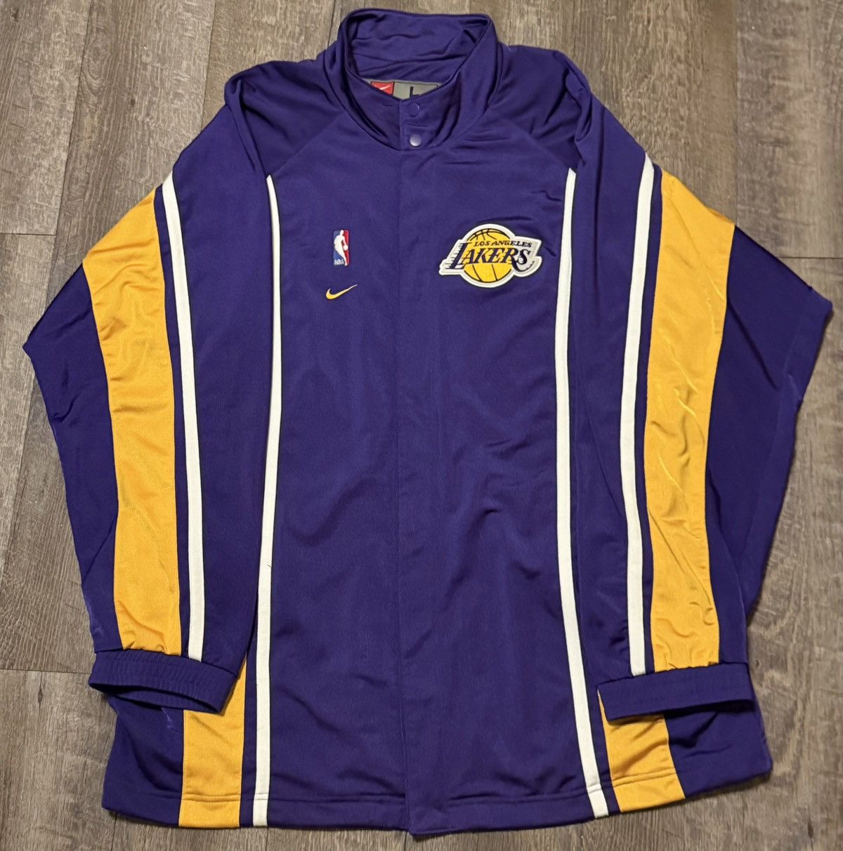 Nike Vintage Nike Team Lakers Kobe Warm Up Jacket size Large Size US L / EU 52-54 / 3 - 1 Thumbnail