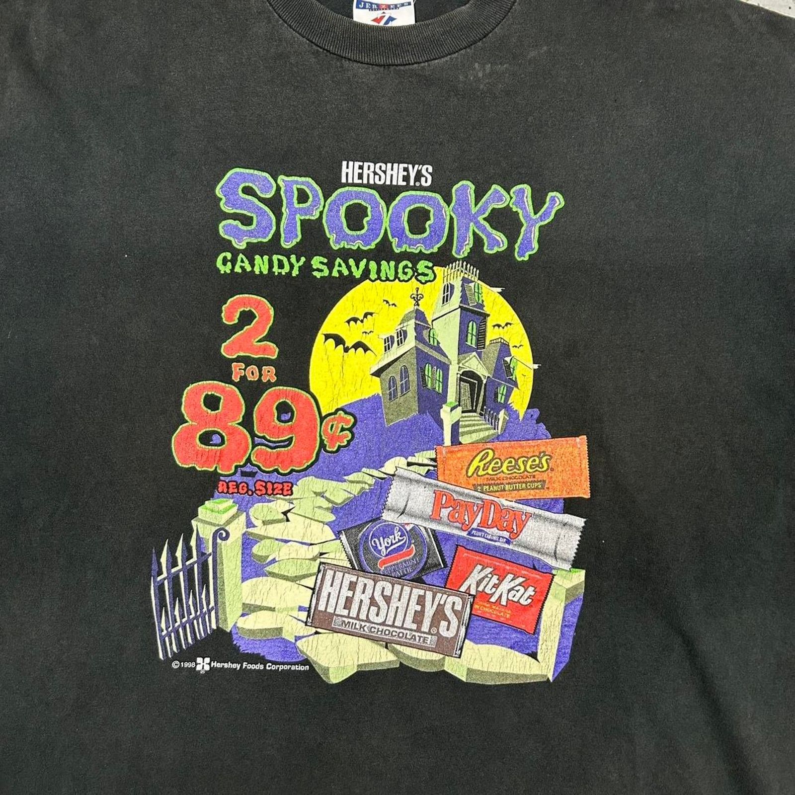 Jerzees VTG Speedway Hershey's Spooky Candy Savings cotton T-shirt Size US XL / EU 56 / 4 - 2 Thumbnail