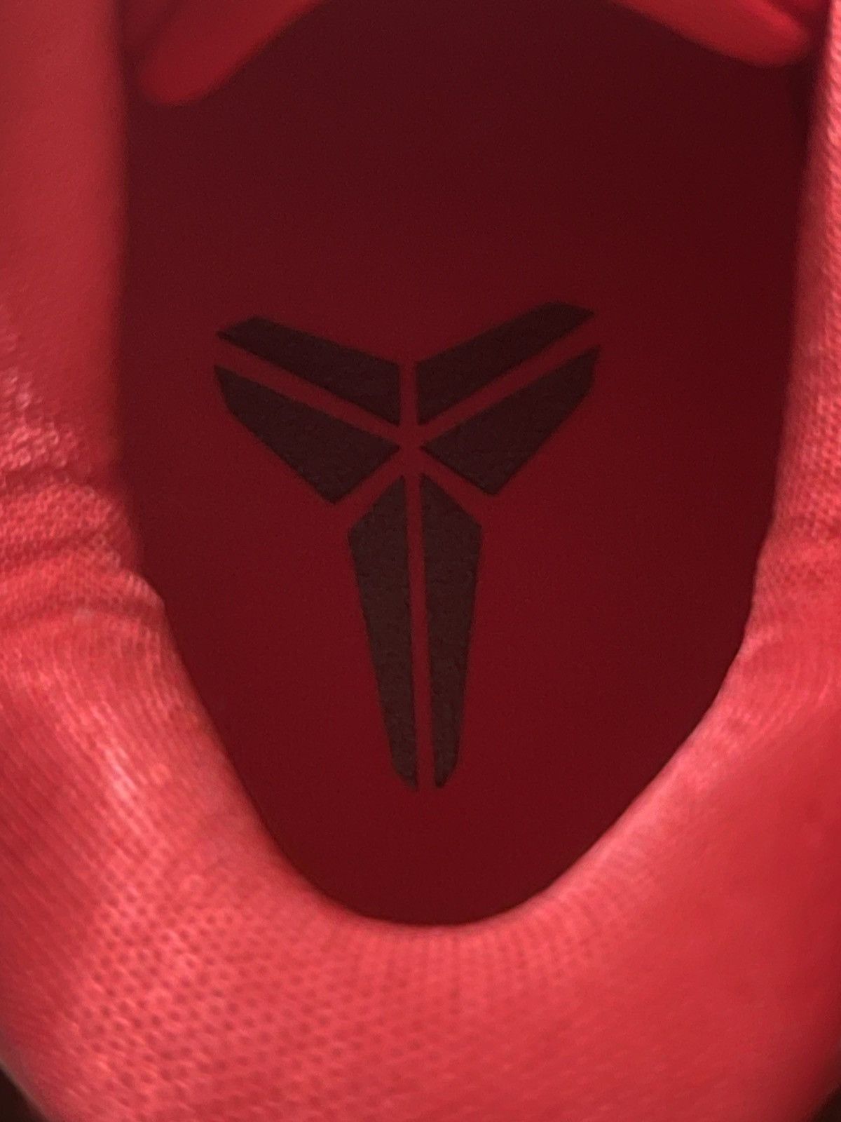 Nike *New* Nike Kobe 8/VIII University Red - Grade School Size US 5 / EU 37 - 6 Thumbnail