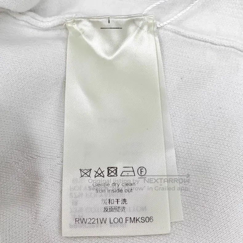 Louis Vuitton Louis Vuitton White logo embossed full-print cotton crew n Size US XS / EU 42 / 0 - 6 Thumbnail