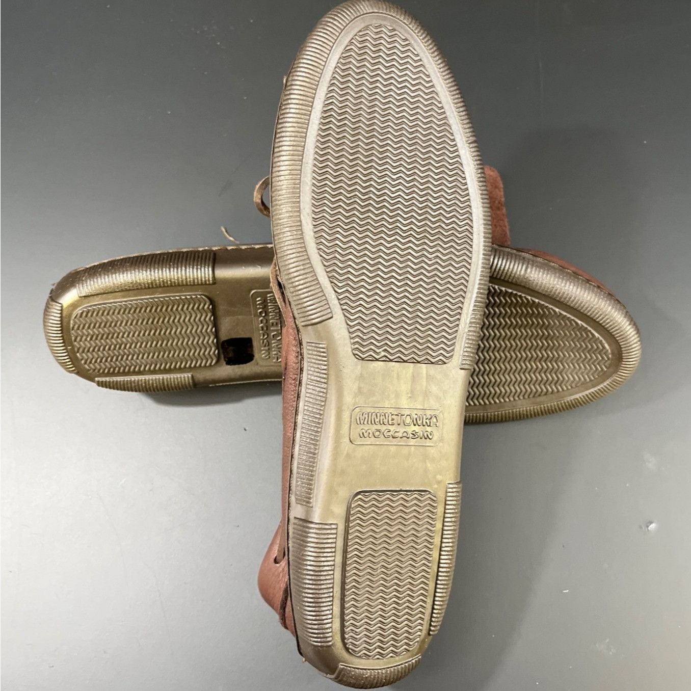 Minnetonka Minnetonka Moccasin Women's Brown Shoes/Loafers Size 9 SKU 5 Size US 9 / IT 39 - 5 Thumbnail