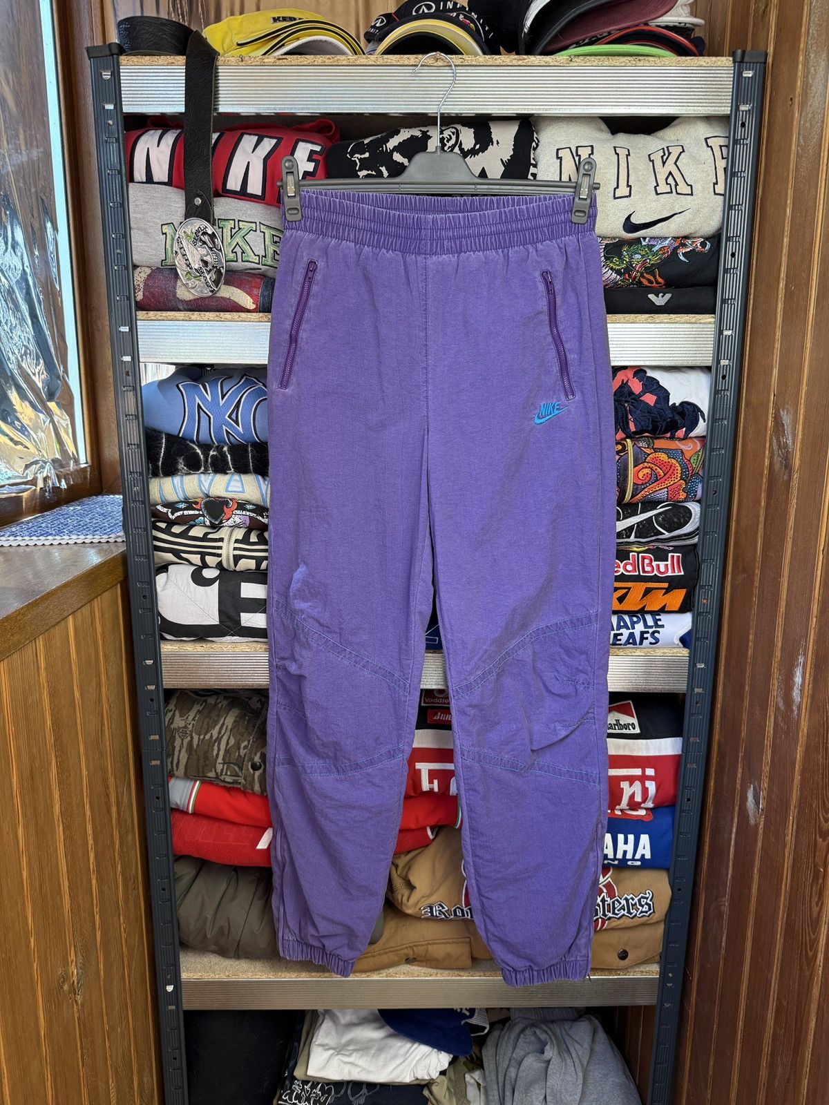 Japanese Brand Nike Vintage Nylon Pants Baggy Wide Woven Sweatpants Japan Size US 32 / EU 48 - 1 Thumbnail