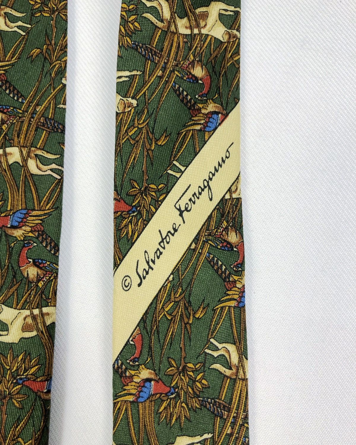 Salvatore Ferragamo Rare Vintage Salvatore Ferragamo Dog / Birds Motive Silk Tie Size ONE SIZE - 5 Thumbnail