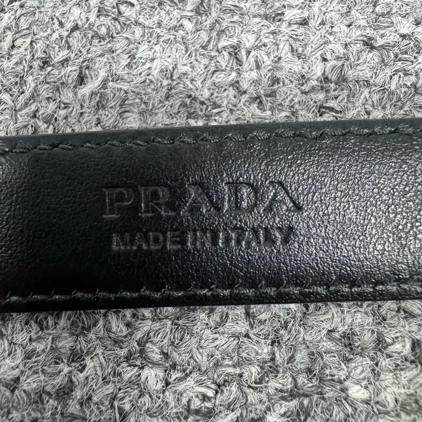 Prada Prada Delta-shaped buckle head; Belt strap| Size ONE SIZE - 7 Thumbnail